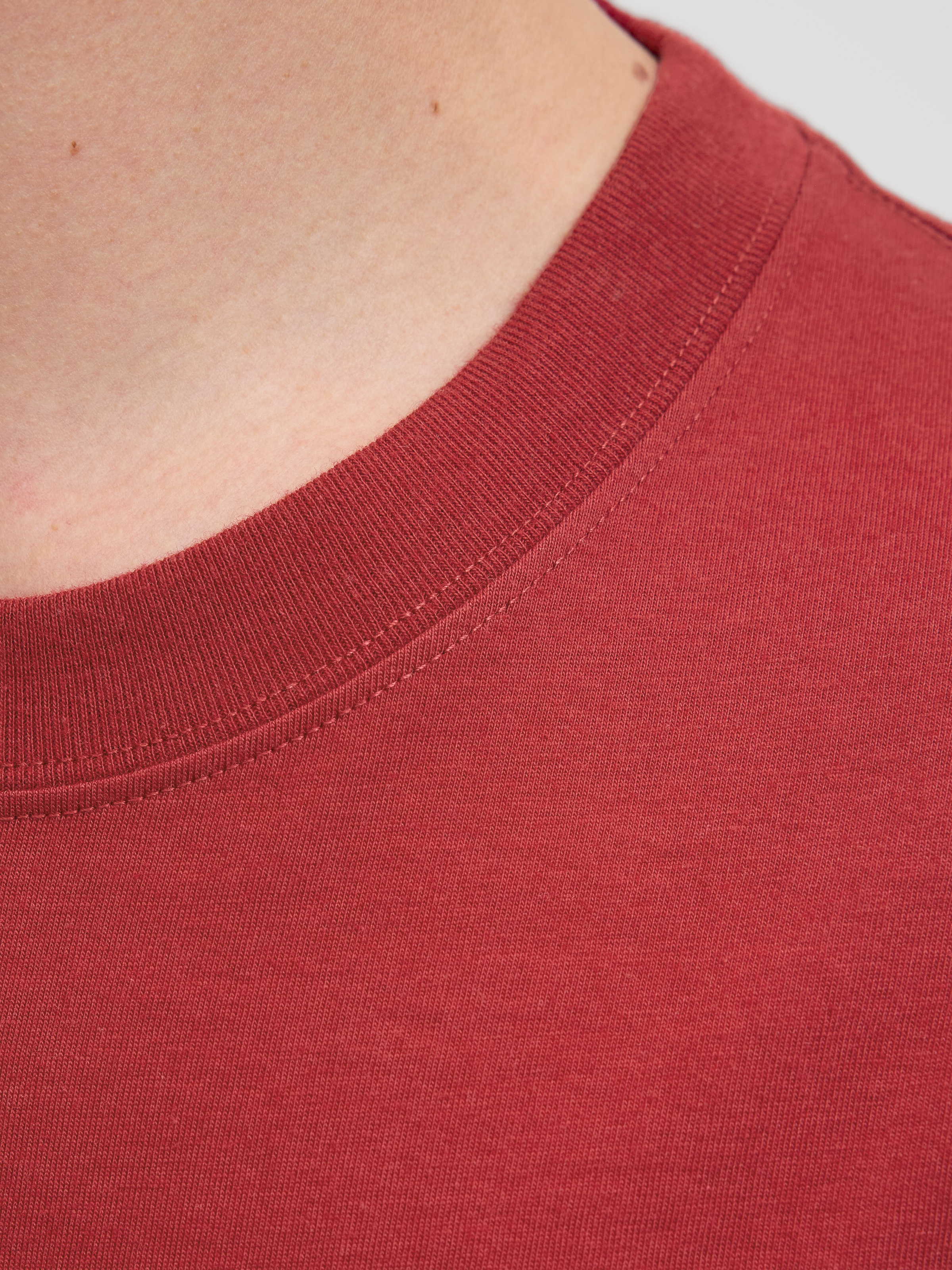 Jack & Jones T-shirt à manches courtes »JORNORREBRO EMB TEE SS CREW NECK NOOS« mit Logo Print