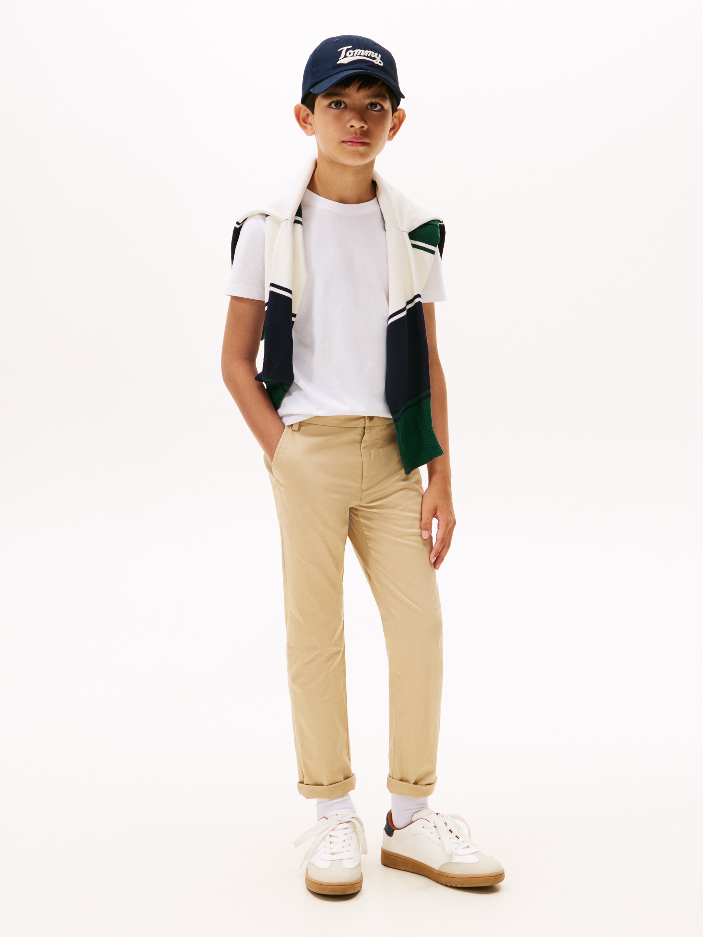 Tommy Hilfiger T-shirt »ESSENTIAL COTTON TEE S/S« mit Logostickerei