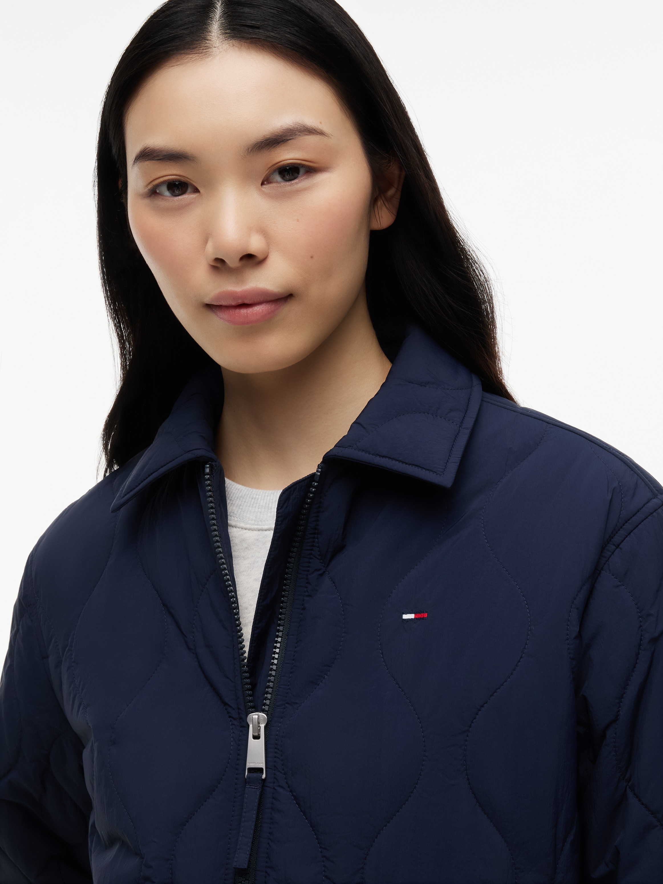 Tommy Jeans Veste matelassée »TJW COACH COLLAR QUILTED JACKET« fibre synthétique, broderie drapeau