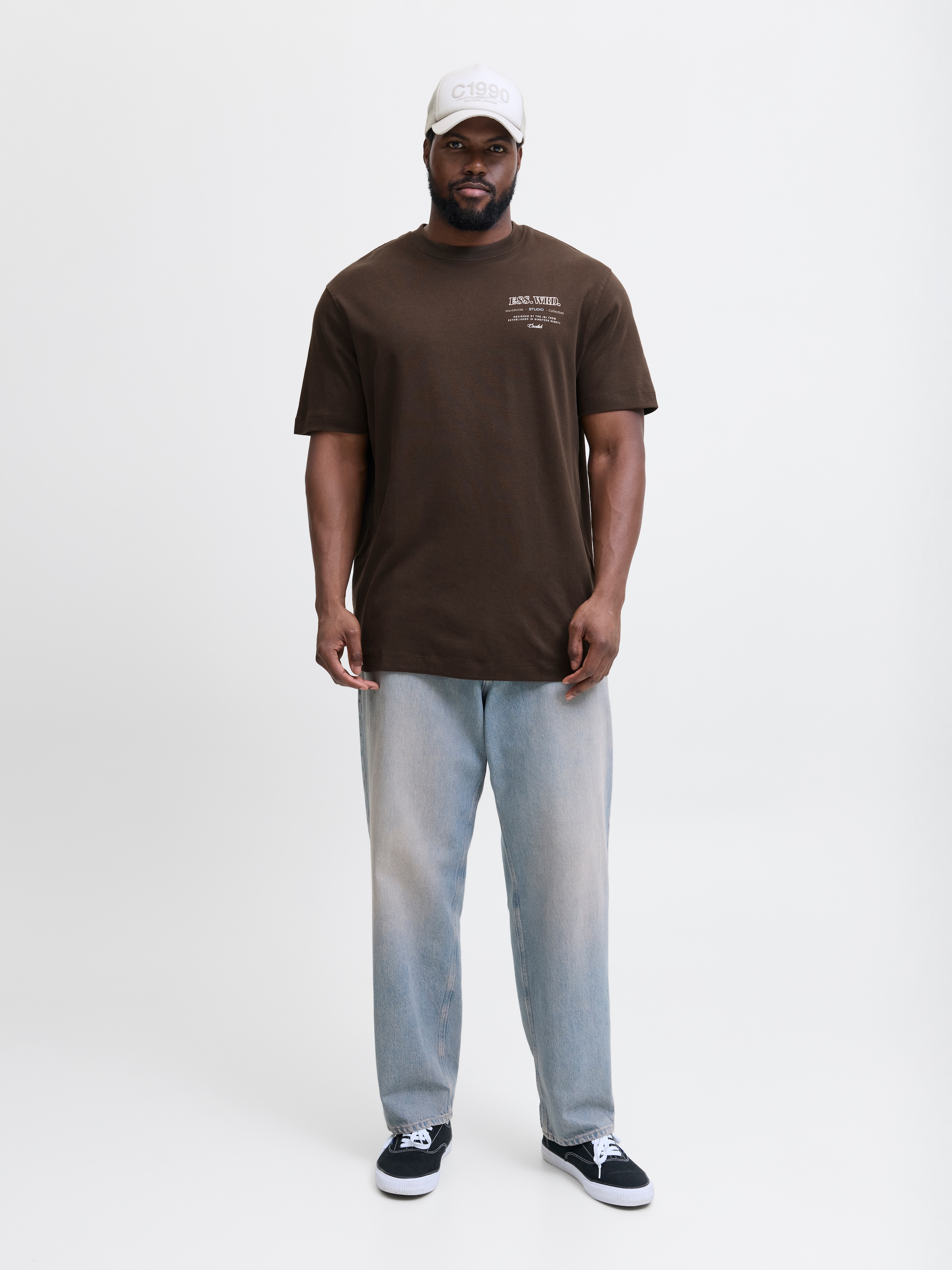Jack & Jones PlusSize T-shirt »JJEURBAN EDGE STUDIO TEE SS SN PLS« mit Logobranding