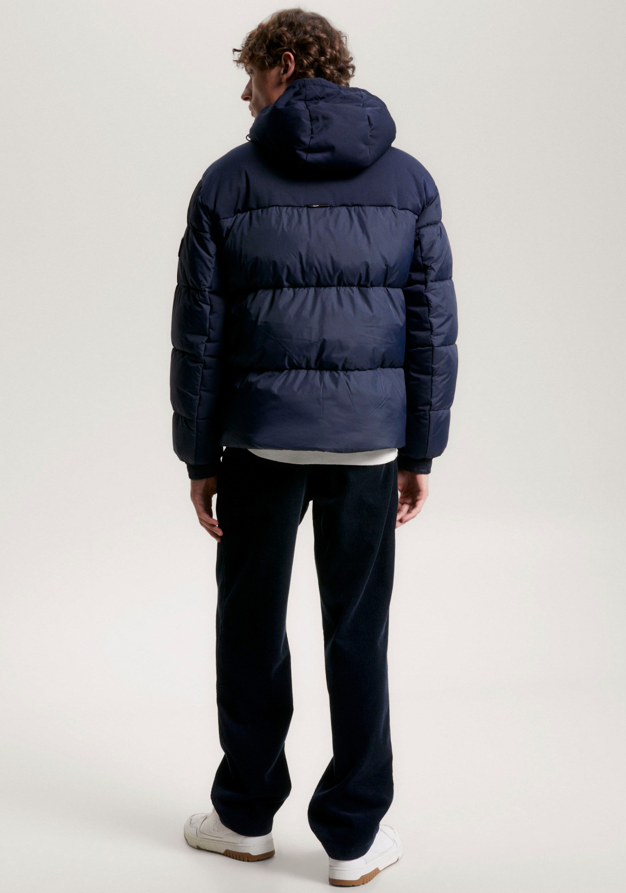 Tommy Hilfiger Veste matelassée »NEW YORK HOODED JACKET« mit Kapuze hochgeschlossene Winterjacke, wasserabweisend, verstellbare Ärmel
