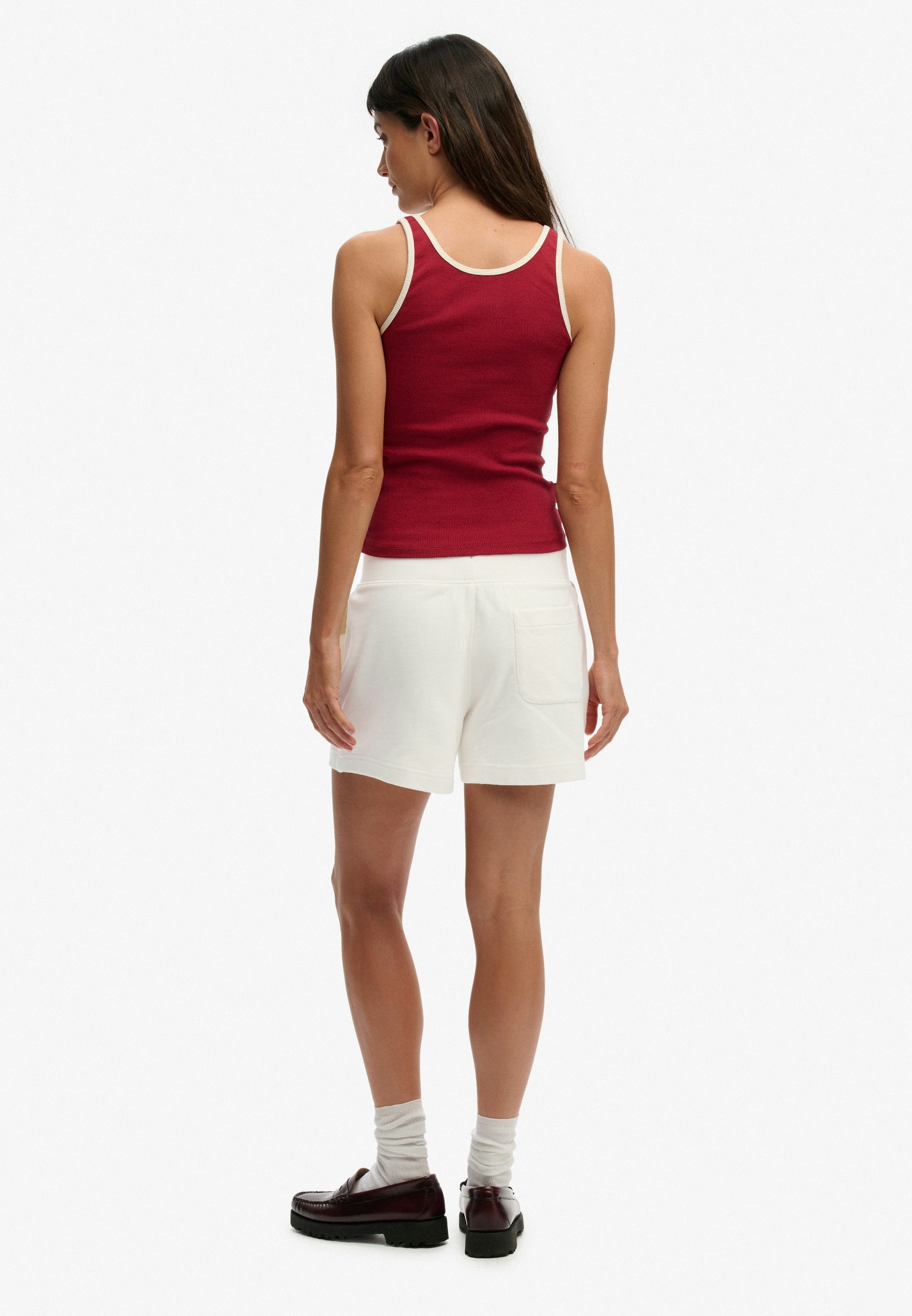 Superdry Short »STUDIOS SWEAT SHORT«  Slim Fit, avec cordon de serrage, en coton et jersey, uni