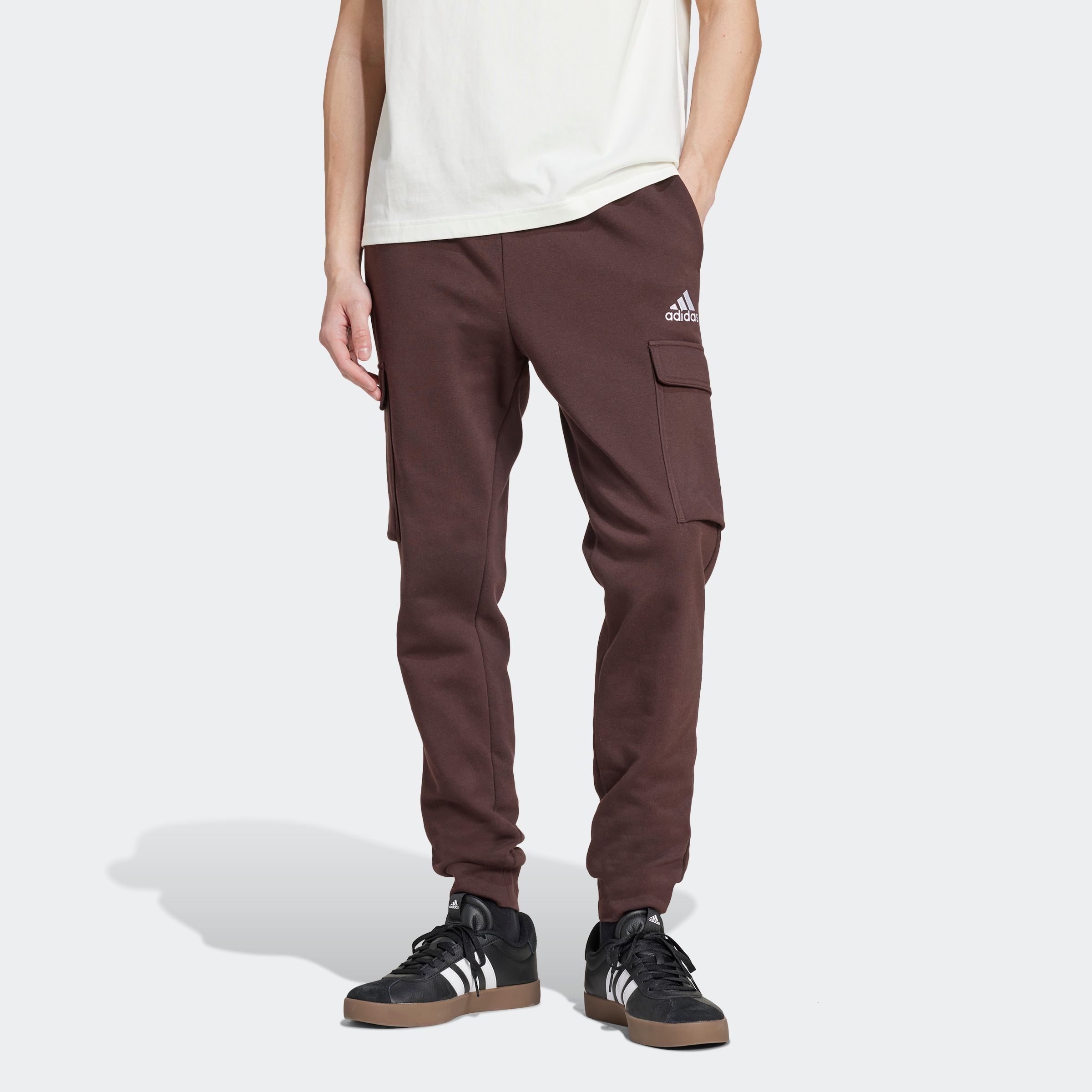adidas Sportswear Sporthose »ESSENTIALS FLEECE REGULAR TAPERED CARGOHOSE«  Jogginghose Cargo aus weichem Fleece-Material