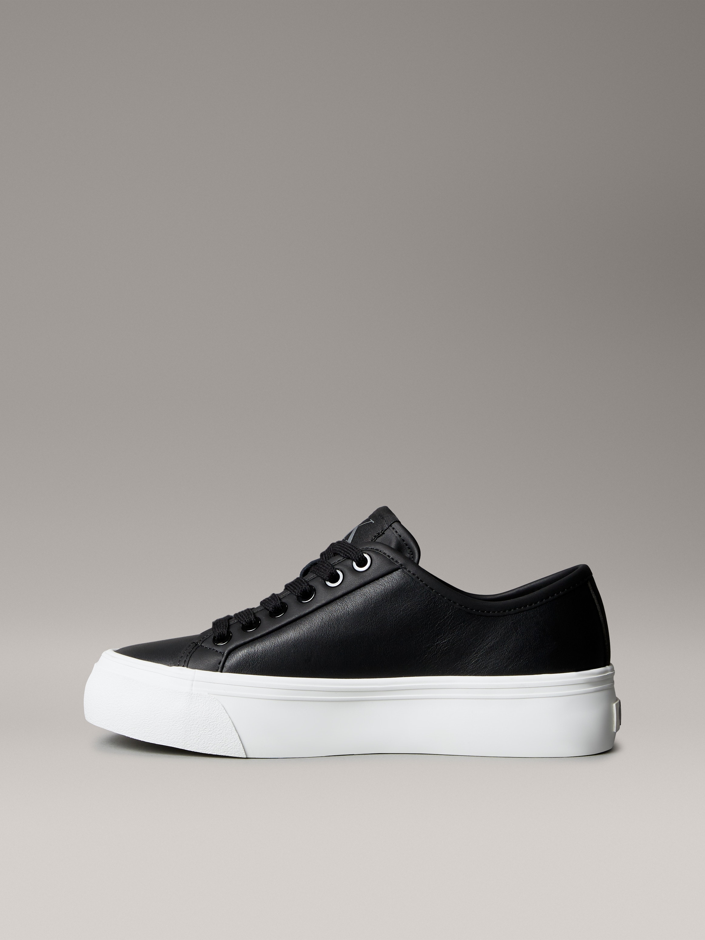 Calvin Klein Jeans Baskets à plateforme »VULC FLATF LACE UP LTH CK«  Schnürschuh, Halbschuh, Freizeitsneaker mit CK-Logo