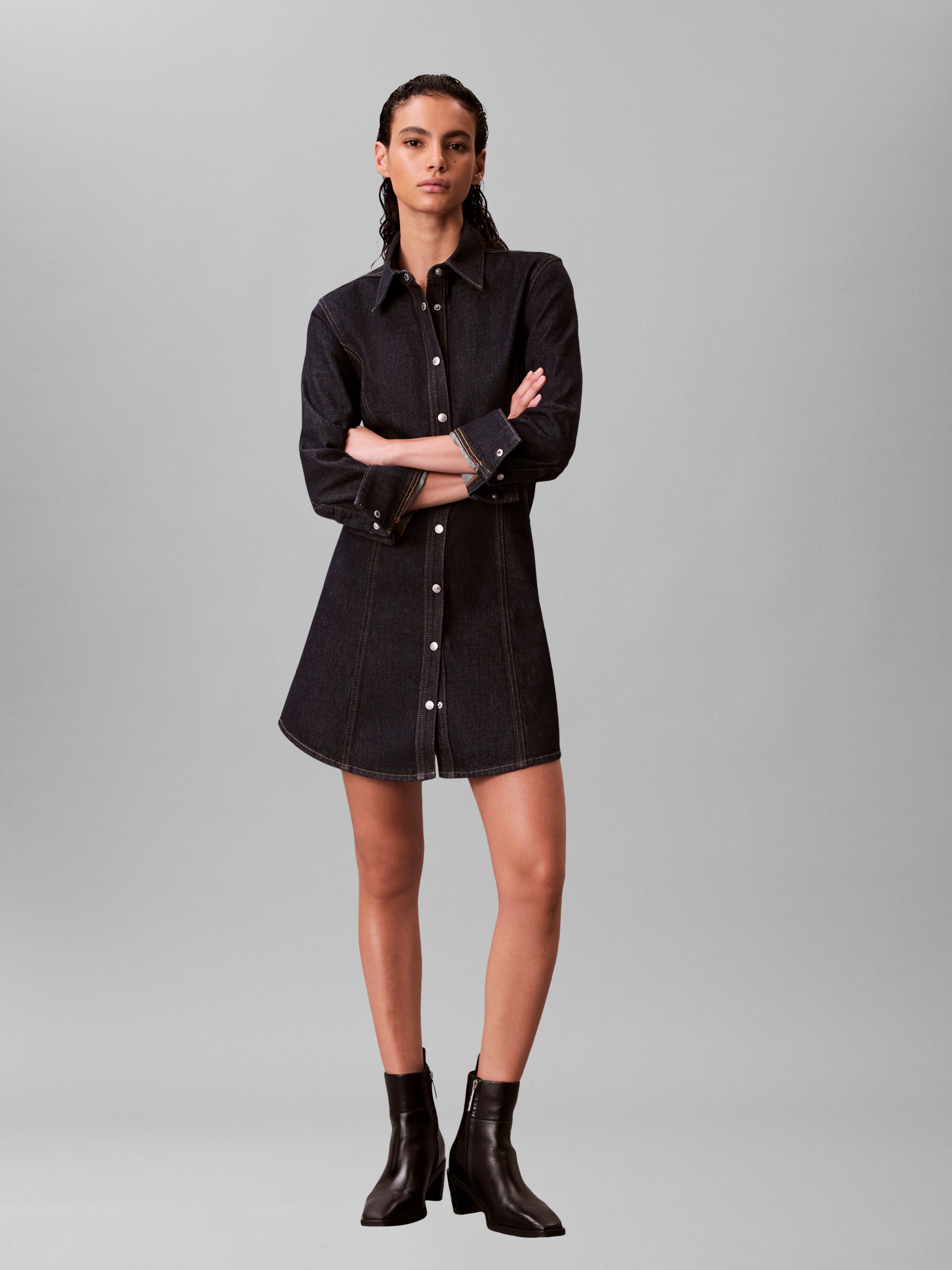 Calvin Klein Jeans Robe en jean Regular fit mit Rundhalsausschnitt