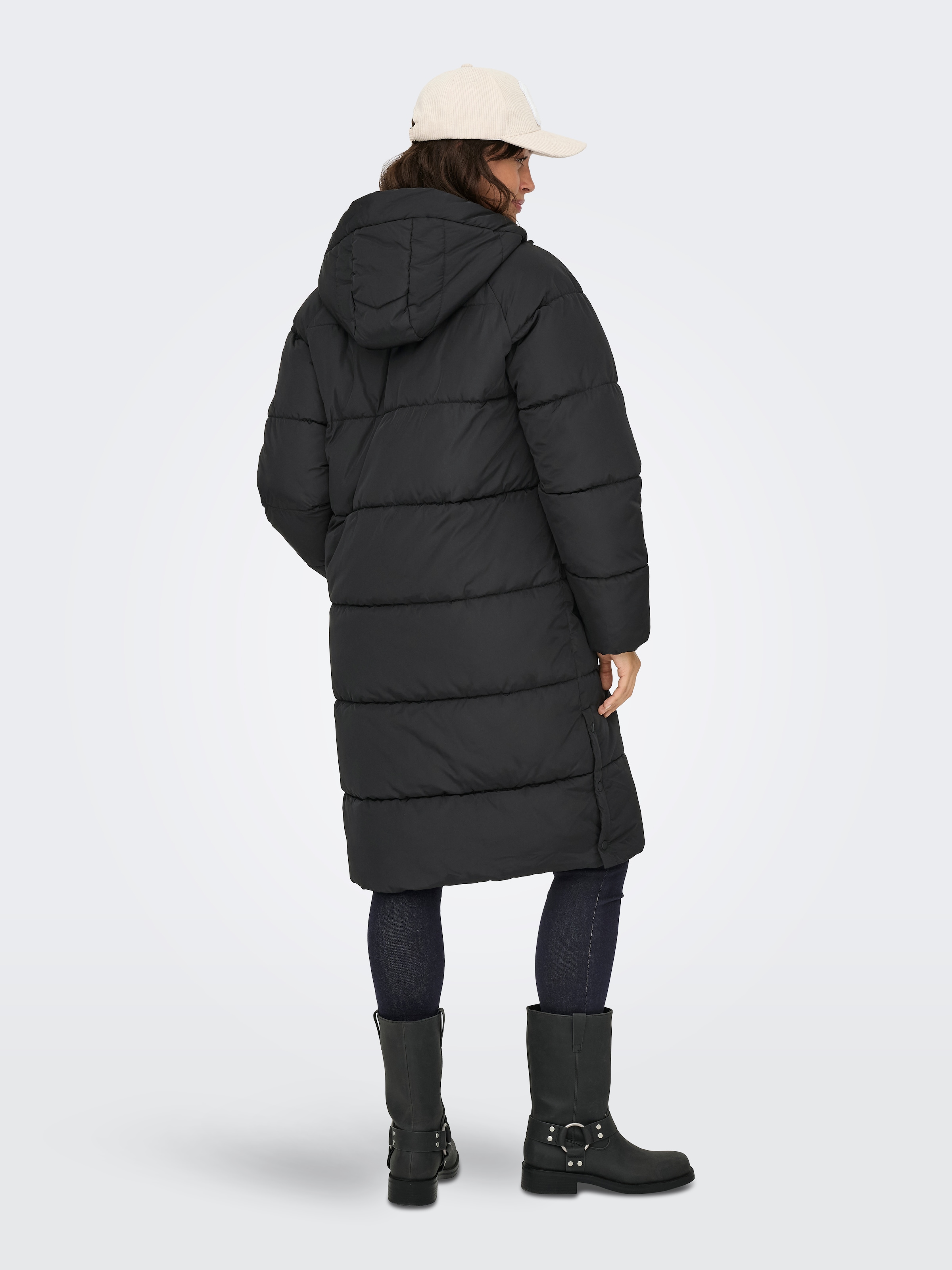ONLY Steppmantel »ONLAMAND – Langer Puffercoat mit 2-Wege-Reissverschluss« lässig geschnitten, modisch, Steppware, Materialmix, hochschliessend