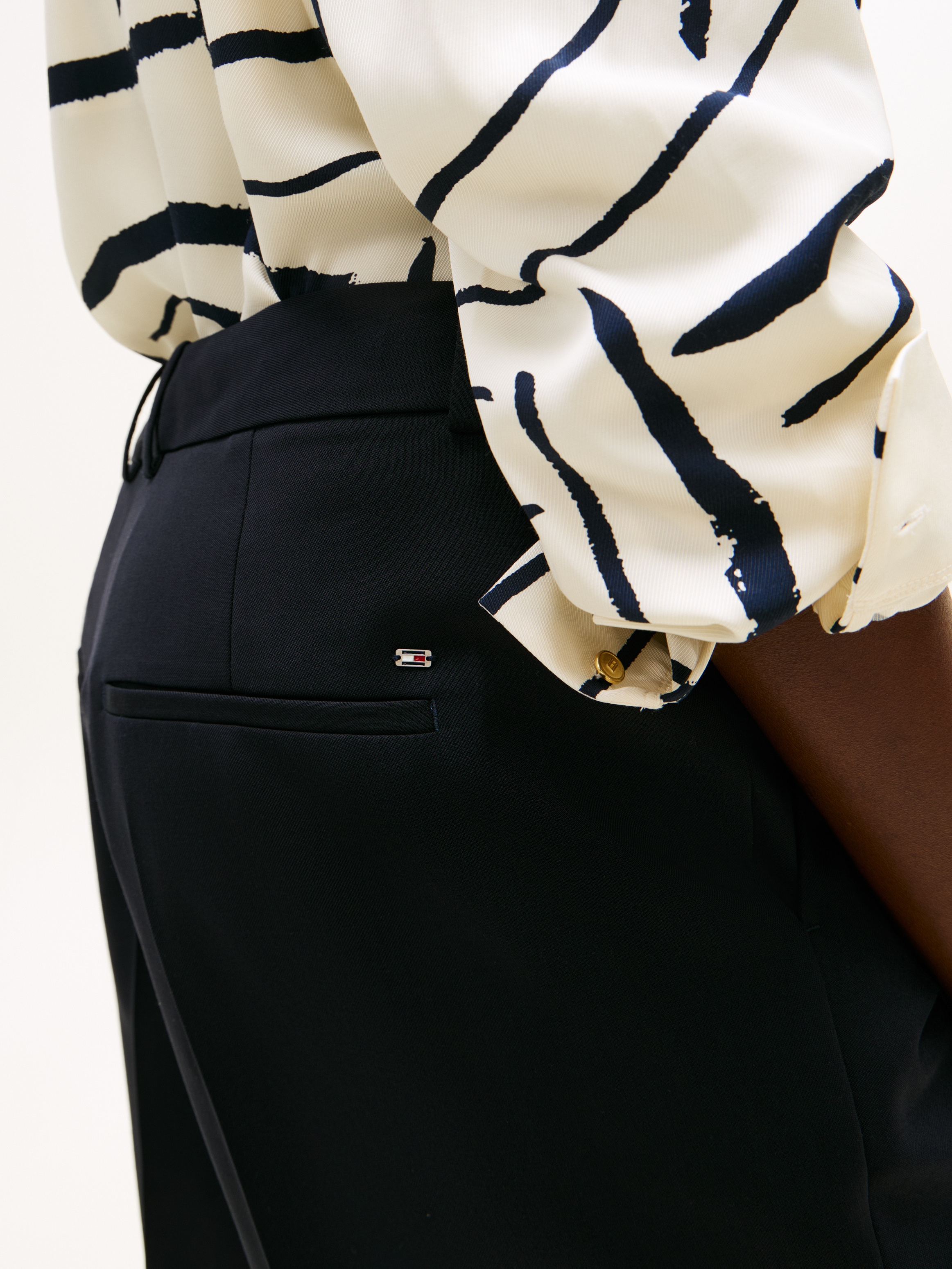 Tommy Hilfiger Curve Pantalon en tissu »CRV TIMELESS WOOL STR PLEAT PANT«  En grandes tailles, avec laine