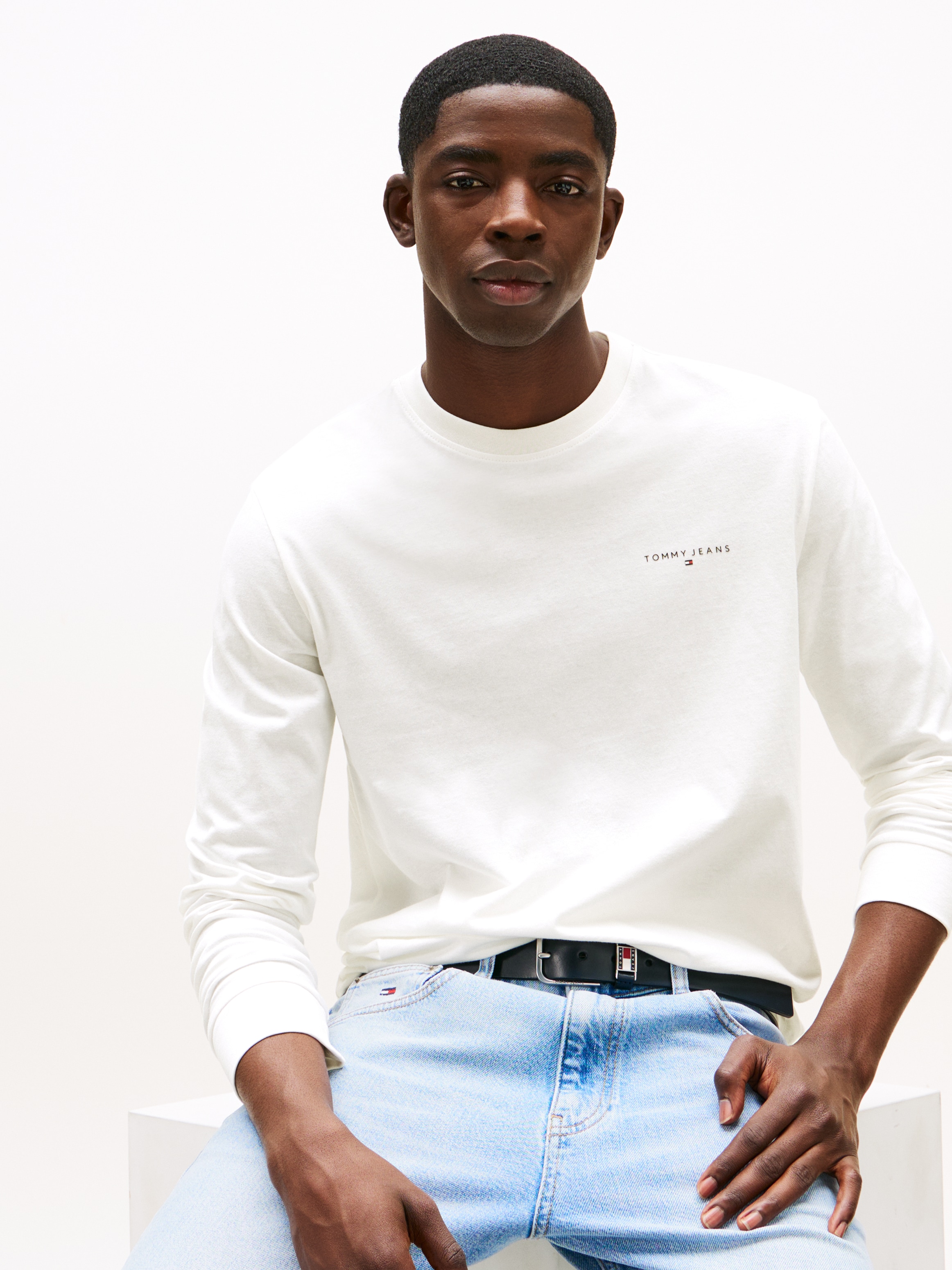 Tommy Jeans T-shirt à manches longues »TJM SLIM CHEST LINEAR LS TEE EXT« Mit Rundhalsausschnitt