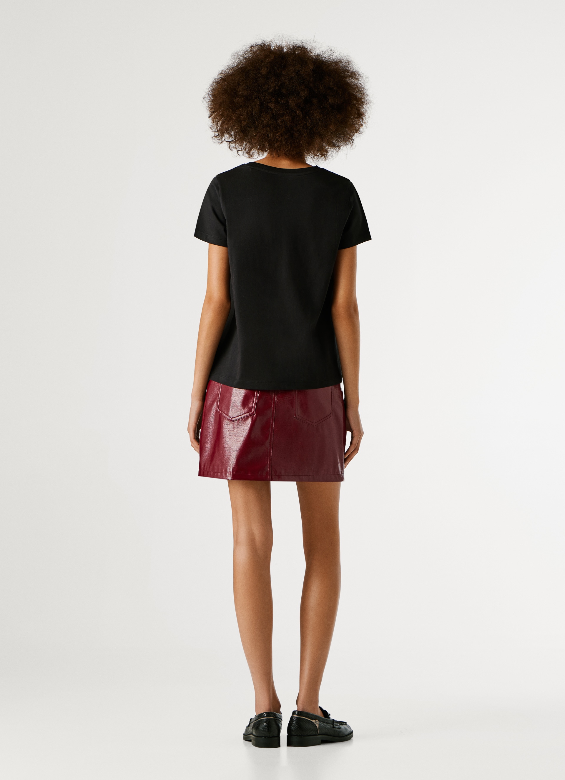 Pepe Jeans T-Shirt »BRADY« mit Rundhals, Nietenapplikation