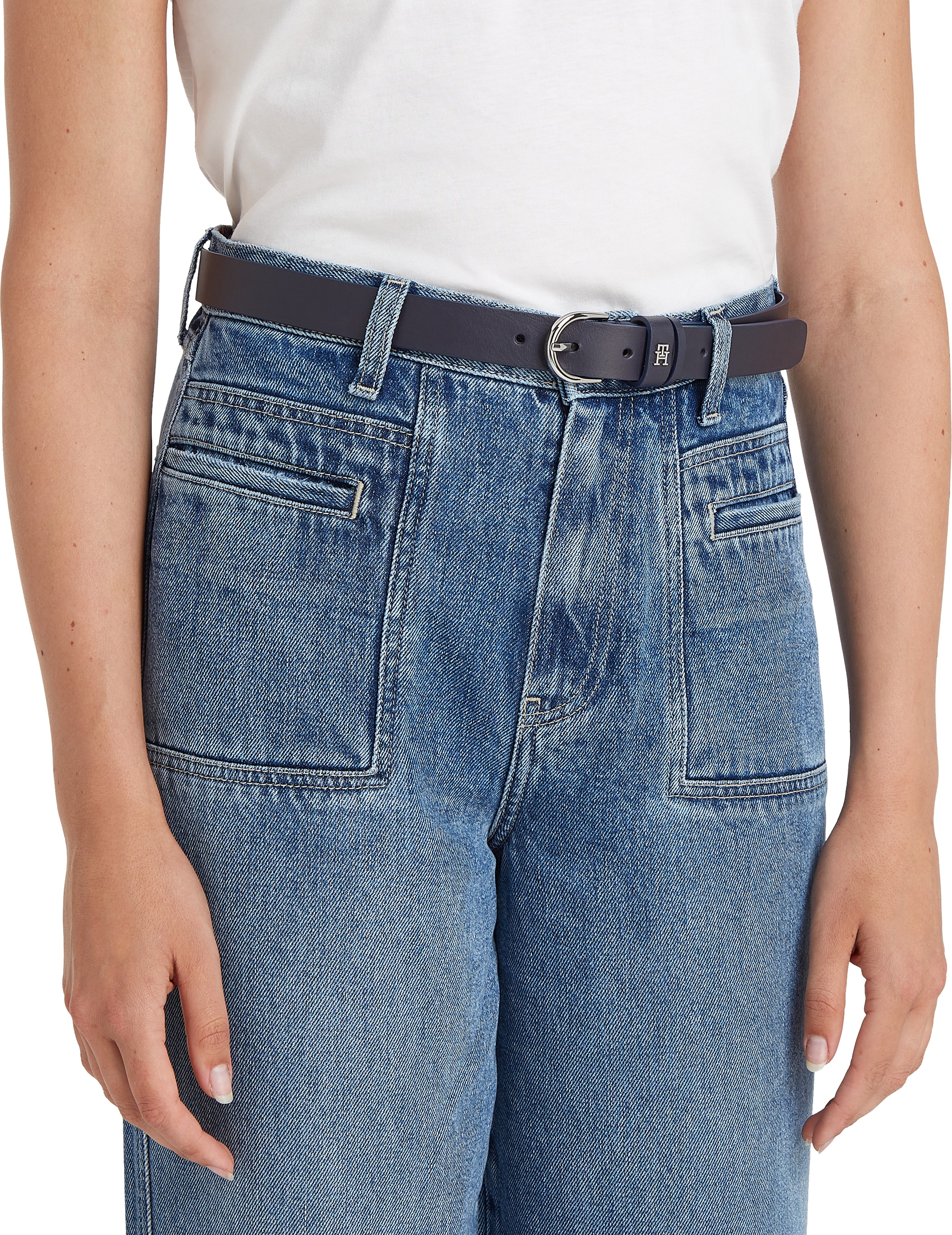 Tommy Hilfiger Ceinture en cuir »ESSENTIAL EFFORTLESS 2.5 cm breit SILVER« Boucle ardillon simple, emblème en métal
