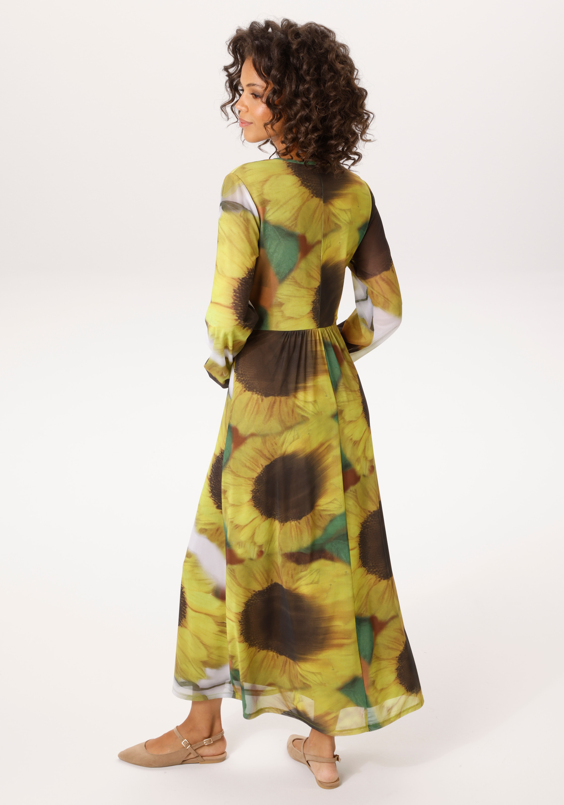 Aniston CASUAL Maxi robe mit grossflächigen Sonnenblumen bedruckt