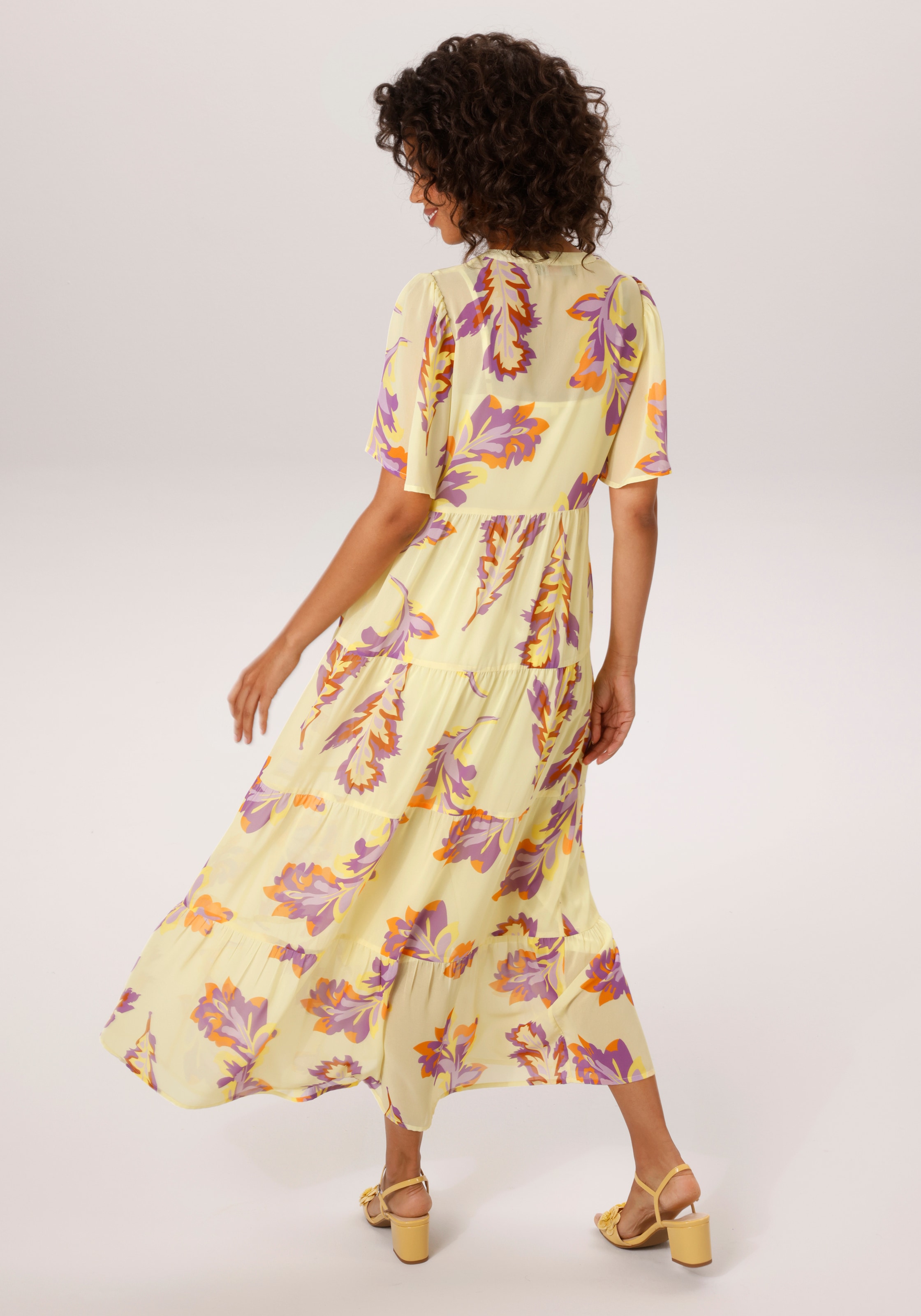 Aniston CASUAL Robe d'été mit grafischen Blättern bedruckt - NEUE KOLLEKTION