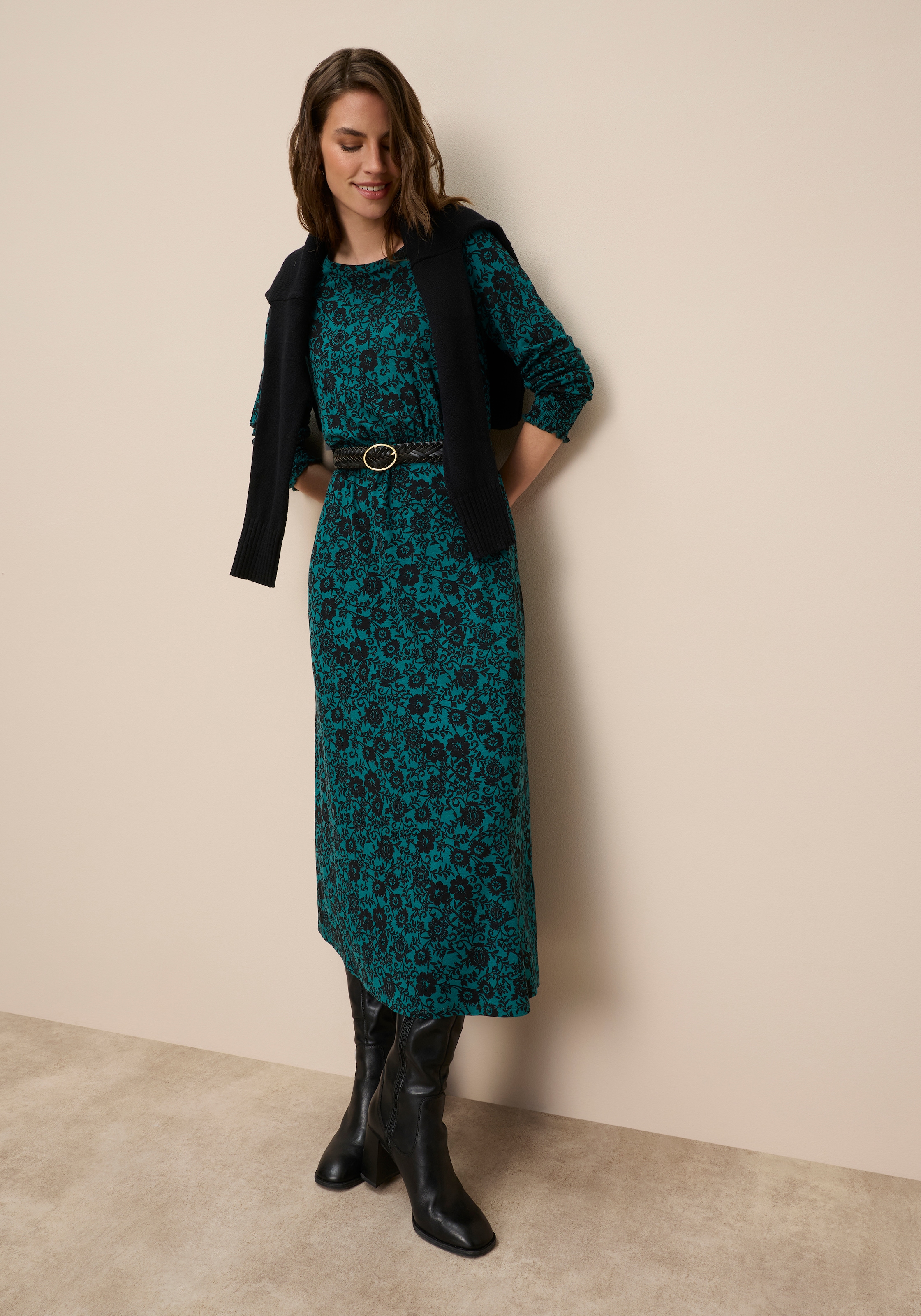 Tamaris Maxikleid aus Jersey-Material, für Casualmode und Herbstmode, feminin