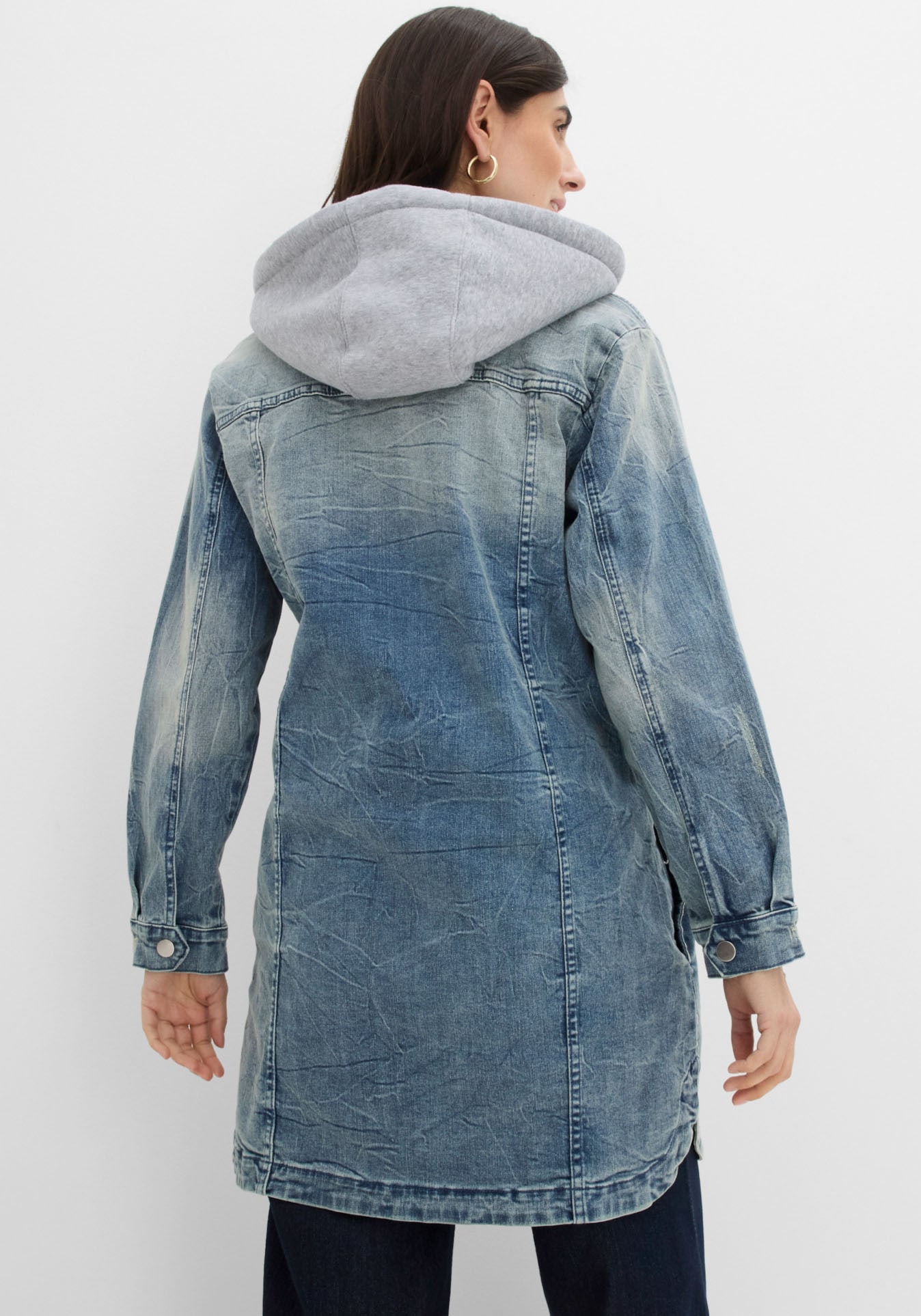 bonprix Veste en jean mit Kapuze lange, bequeme Passform, mit Eingriffs- und Brusttaschen