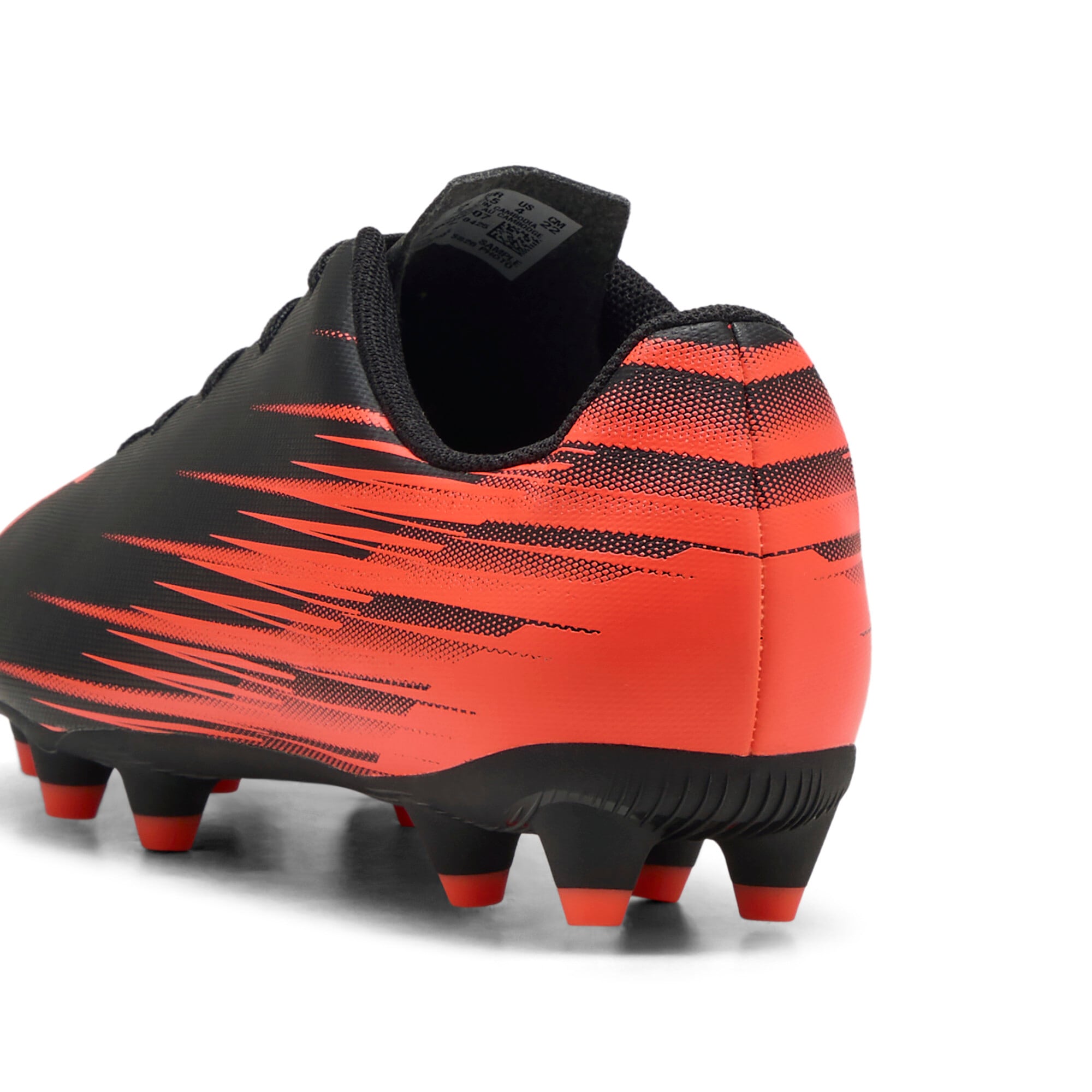 PUMA Chaussure de football »ATTACANTO II FGAG JR«  avec crampons pour terrains en gazon et gazon synthétique, avec lacets