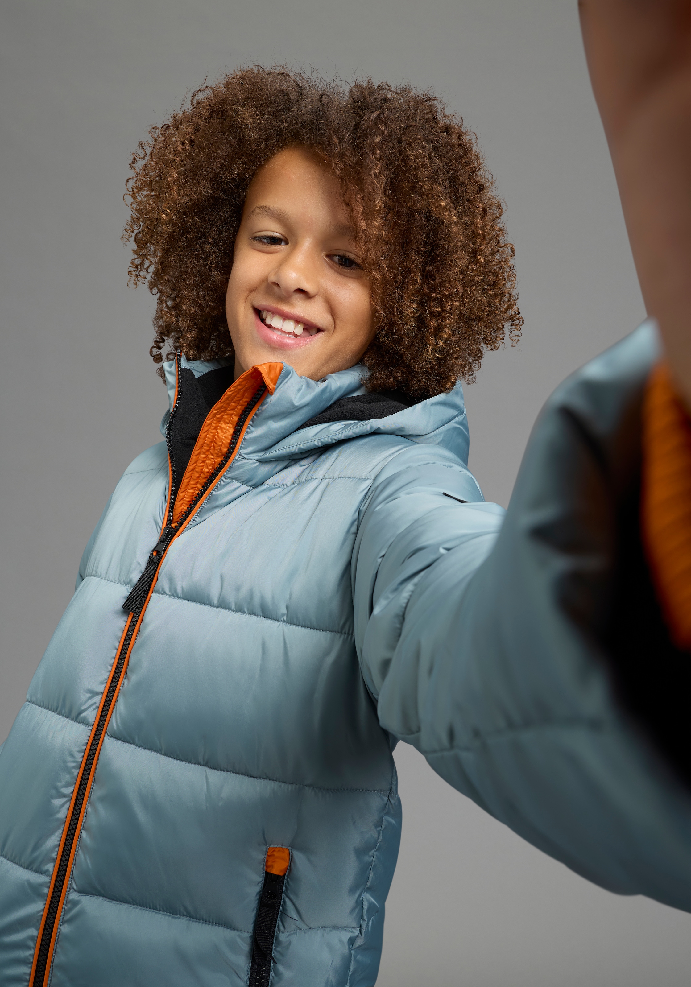 Bruno Banani Veste d'extérieur »BRUNO BANANI Steppjacke mit modischen Rib-Bündchen« avec capuche Veste chaude avec capuche, doublure en polaire, coupe-vent, déperlante,
