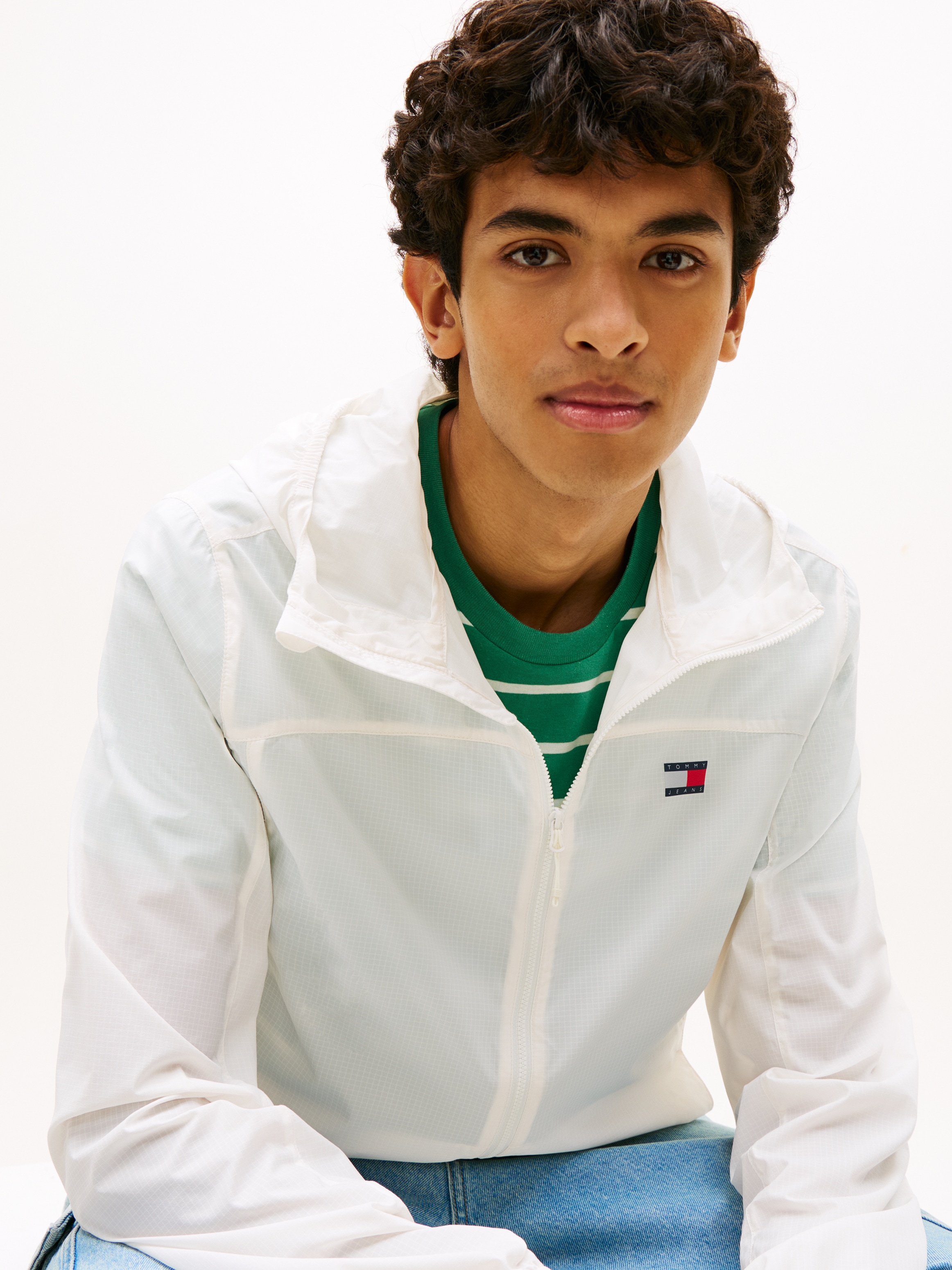 Tommy Jeans Veste d'extérieur »TJM OUTDOOR SHELL« mit Kapuze Windsheeter Windjacke Packable Fahrradjacke Regular fit mit Kapuze