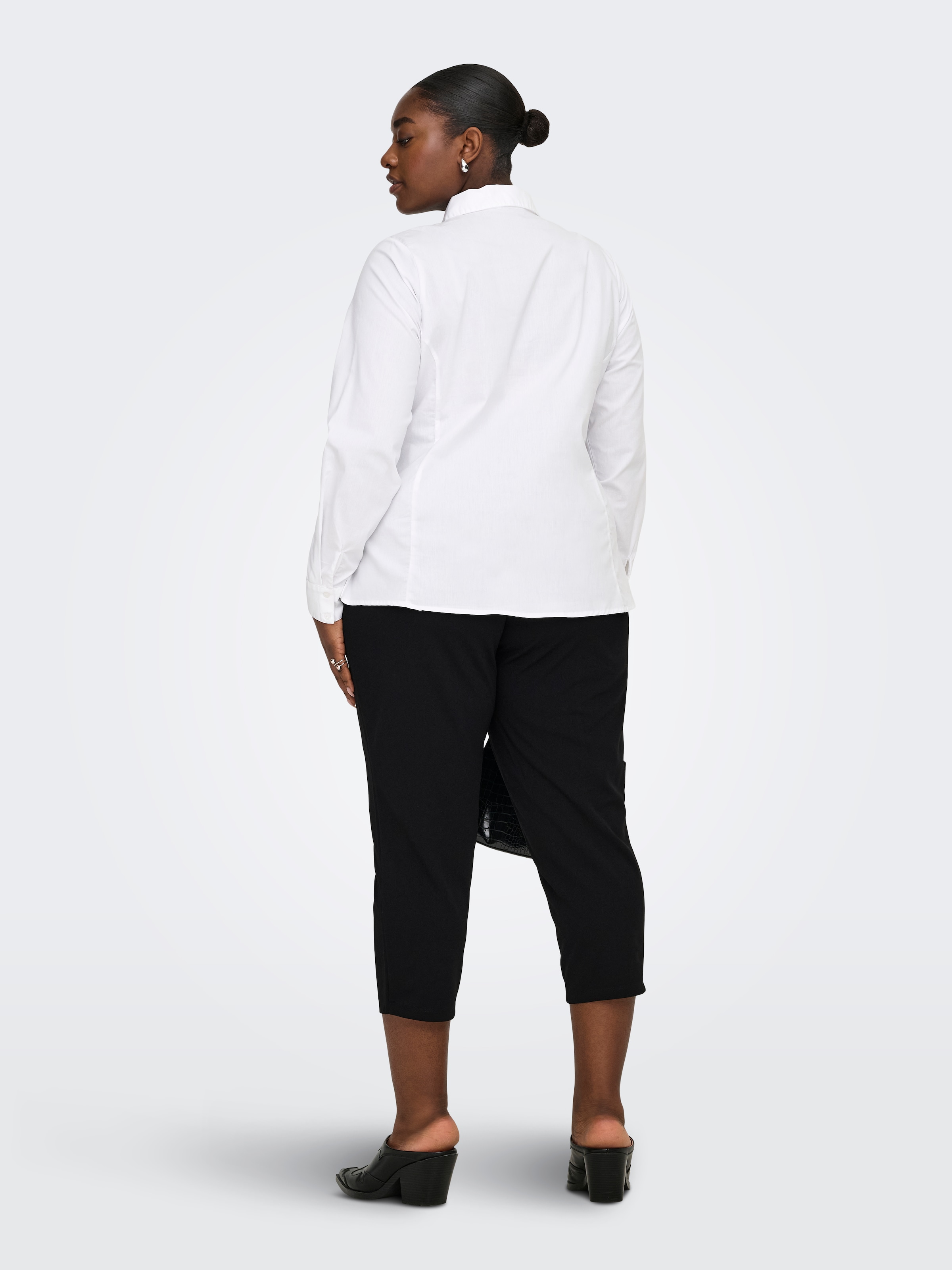 ONLY CARMAKOMA Leggings »CARSANIA BUTTON CAPRI JRS PNT NOOS«