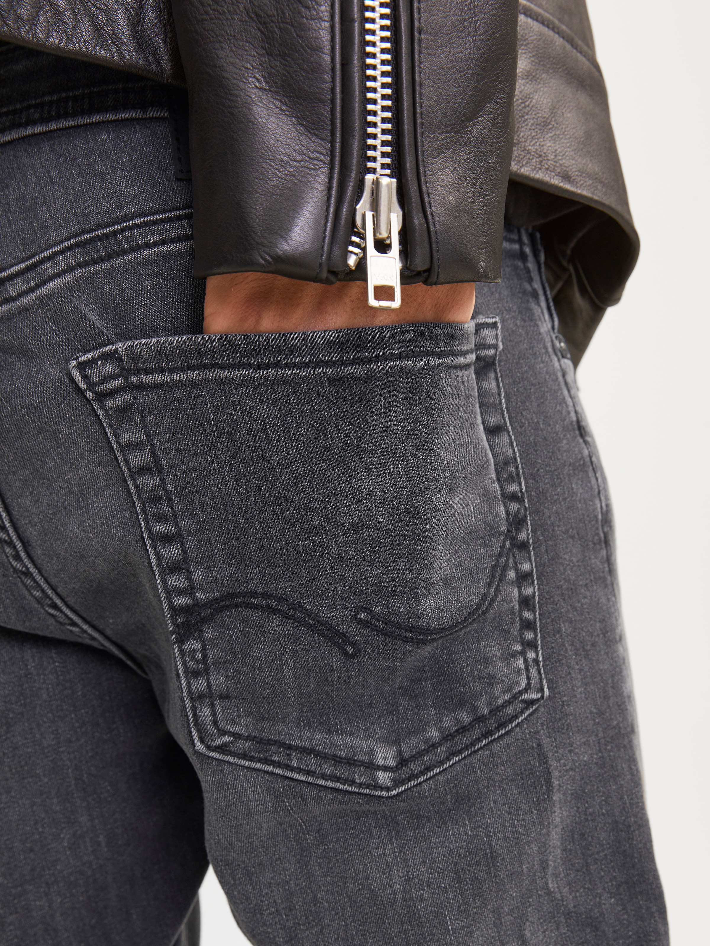 Jack & Jones »JJIGLENN  Slim-Fit mit Stretch und praktischer 5-Pocket-Form« mit Abriebeffekten