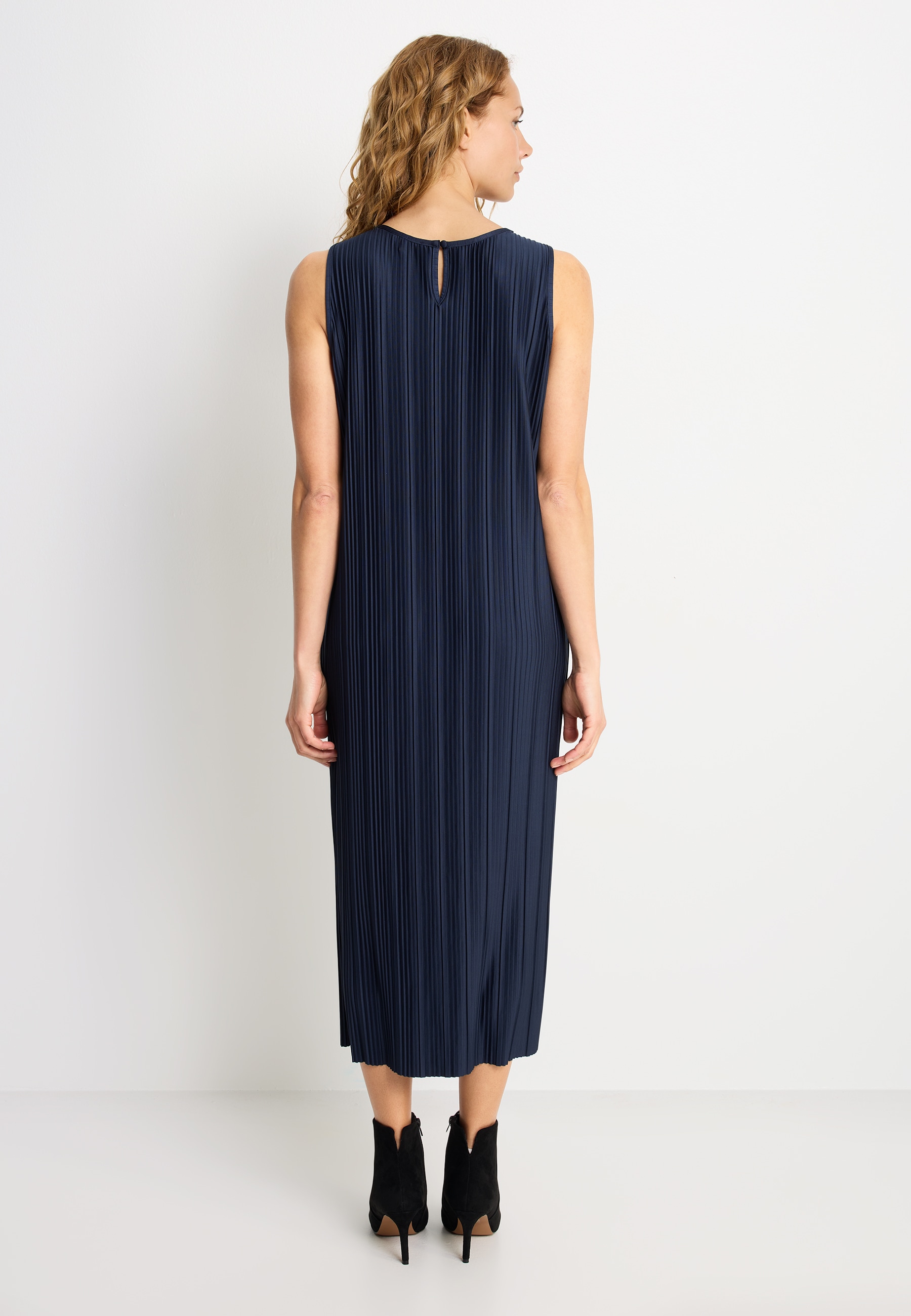 LASCANA Robe plissée in Midilänge, Trägerkleid, Sommerkleid