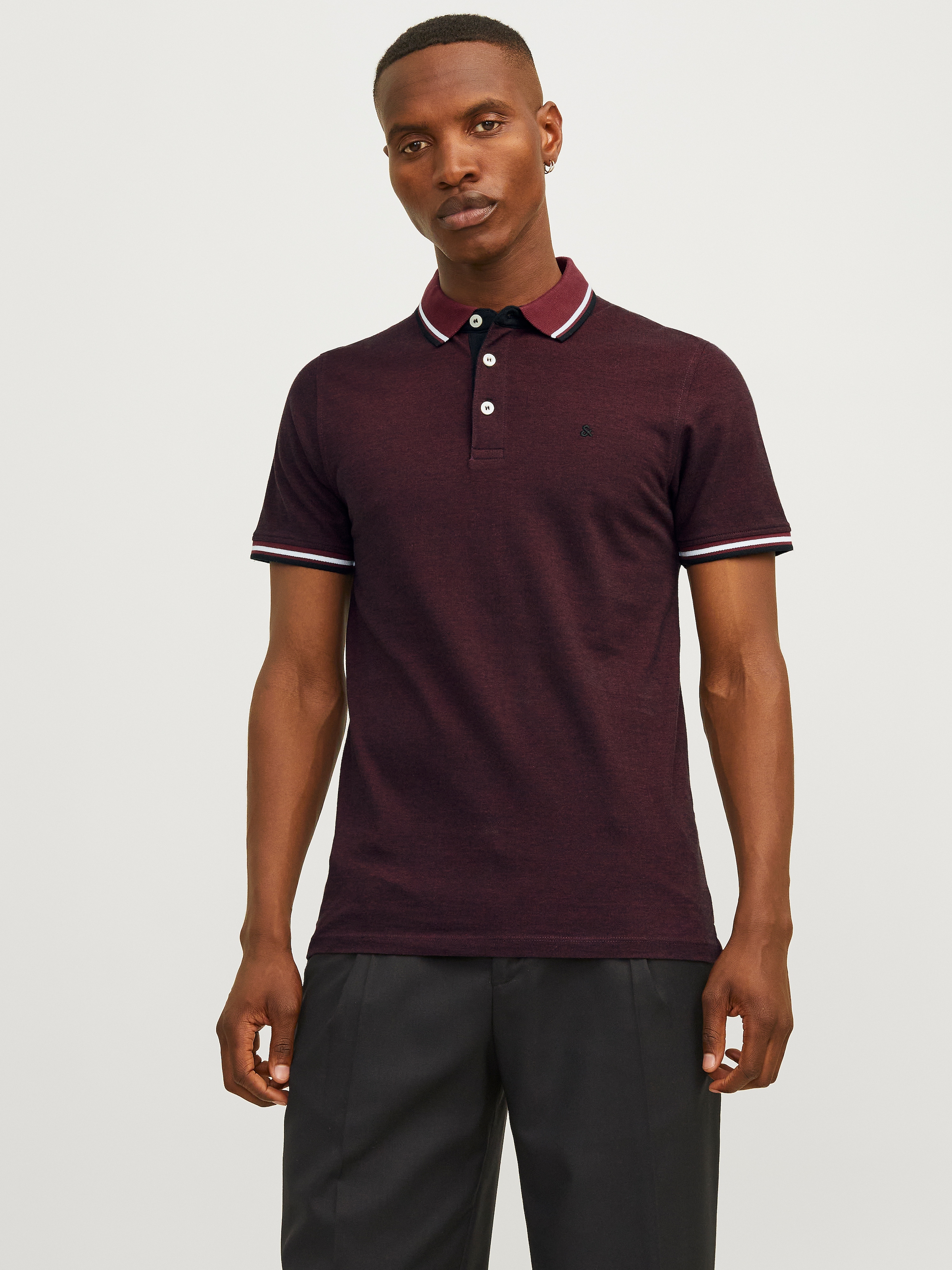 Jack & Jones Polo »JJEPAULOS  Poloshirt mit klassischem Kragen und figurbetonter Form« Logostickerei, modisch, schmal, Baumwolle, Polokragen
