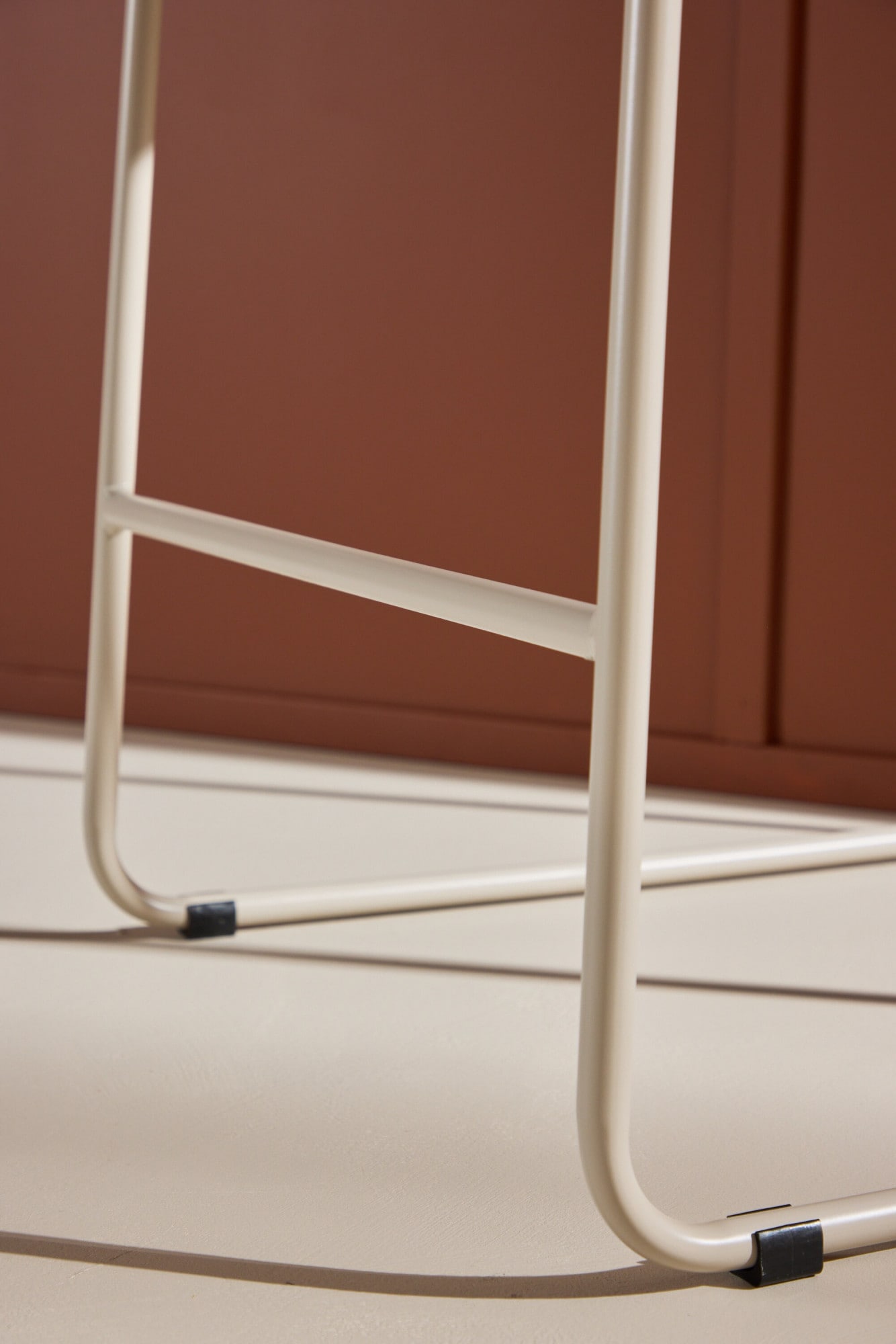 Venture Home Tabouret de bar »Bisbee, 2er-Set Barhocker mit Fussstütze, belastbar bis 120 kg« Ensemble, 2 cuis tlg. Tresenstuhl, weicher Bezug, Stahlbeine, Fussstütze, modern