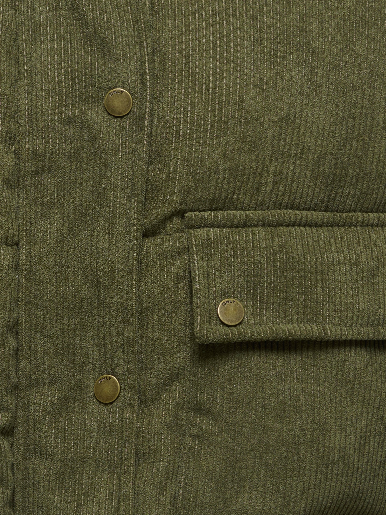 ONLY Veste matelassée »ONLZAHARA CORDUROY PUFFER CC OTW« avec capuche fibre synthétique
