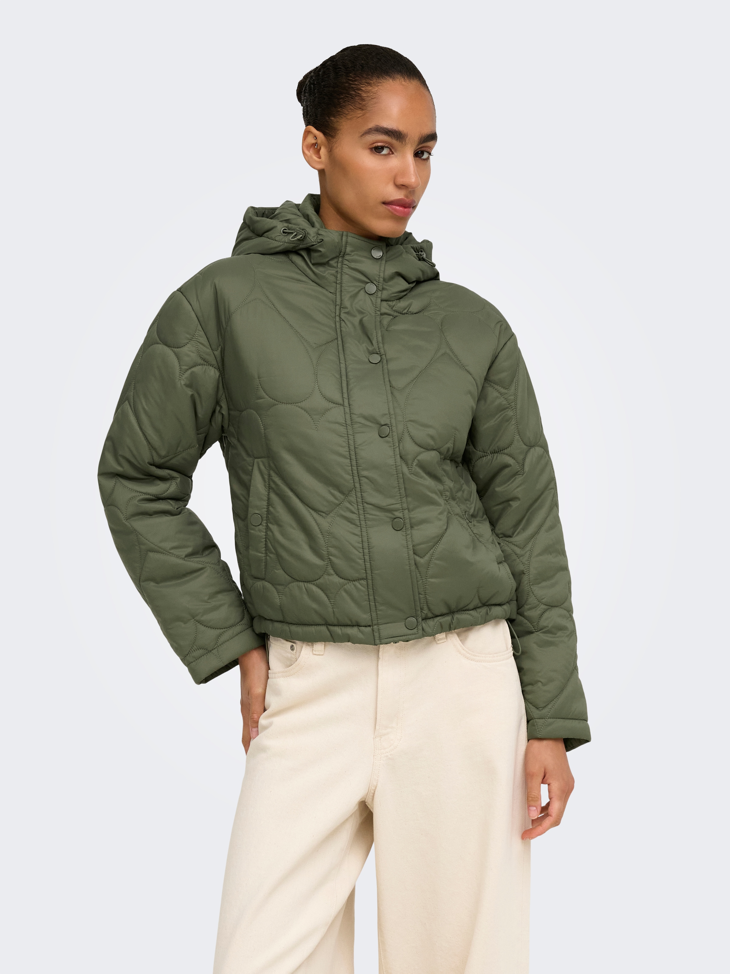 ONLY Veste matelassée »ONLTAHIA LW HEART HOOD JACKET CC OTW« avec capuche fibre synthétique