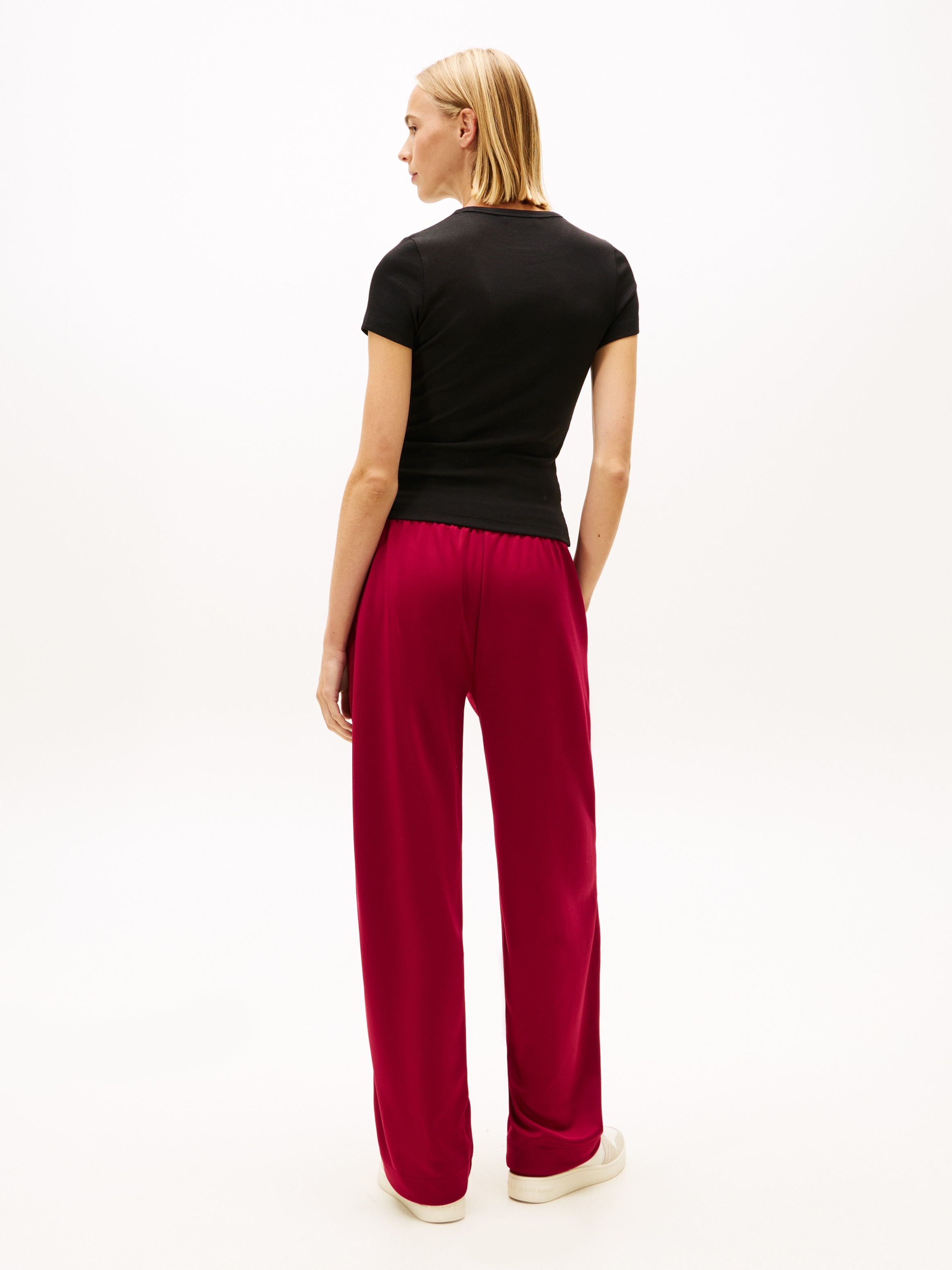 Tommy Jeans Kurzarmshirt »TJW SLIM BADGE RIB TEE« mit gerippter Struktur