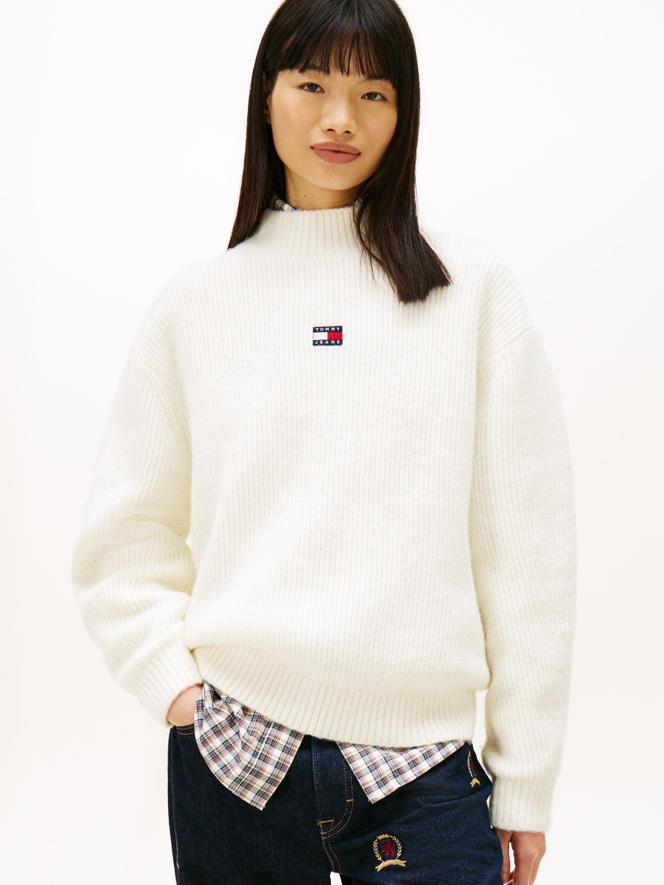 Tommy Jeans Strickpullover »TJW MOCKNECK BADGE SWEATER EXT«