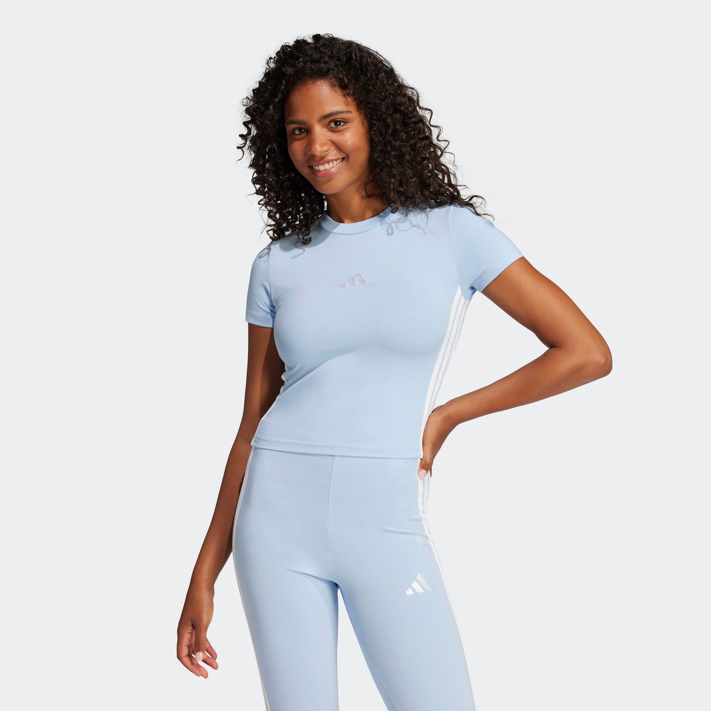 adidas Sportswear T-shirt »ESSENTIALS 3-STREIFEN SLIM BABY« schmale Passform, Rundhalsausschnitt, mit Elasthan-Anteil