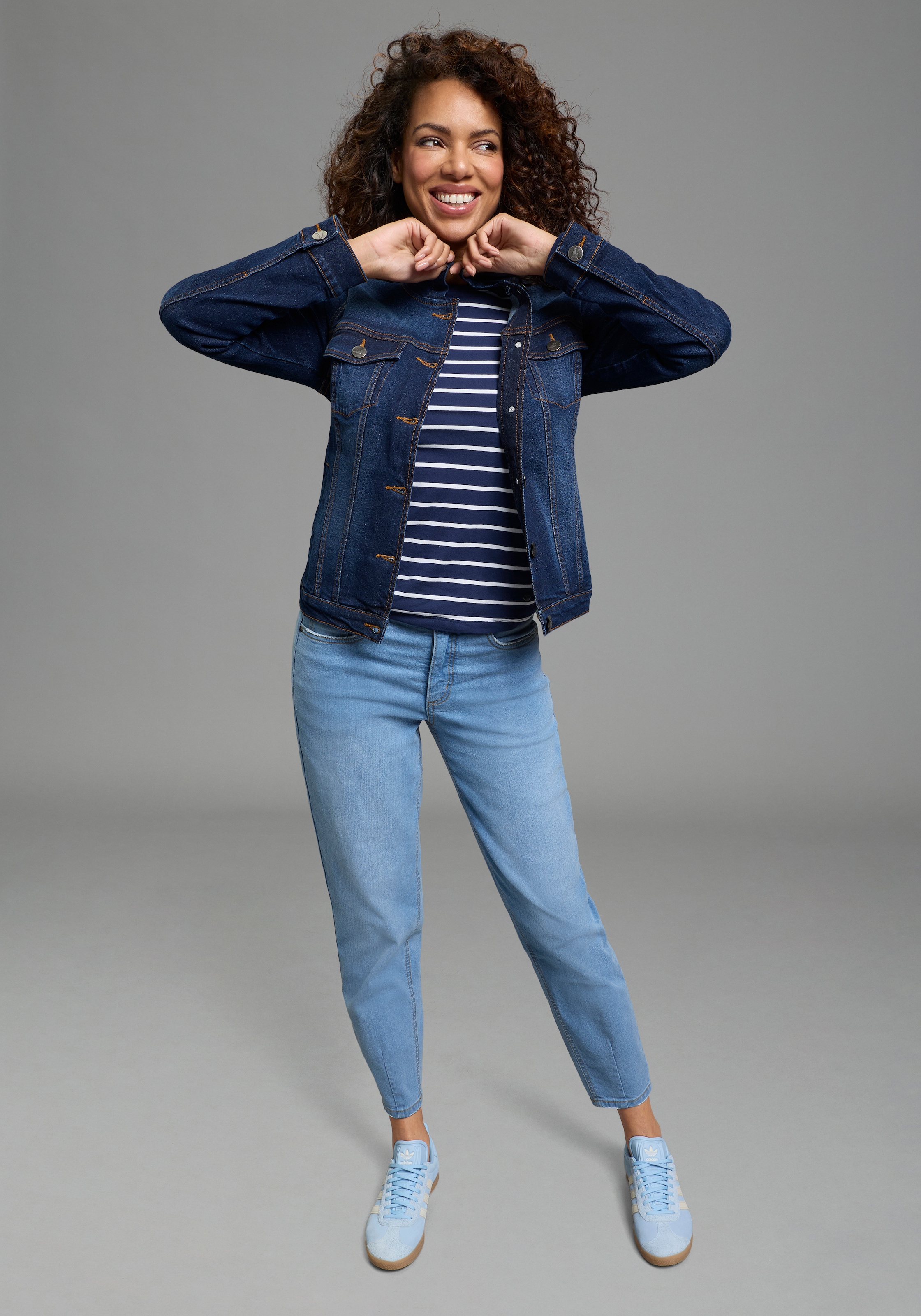 Arizona Veste en jean mit Kapuze mit Kapuze, Regular Fit, mit Knopfleiste, mit Knopf-Applikationen