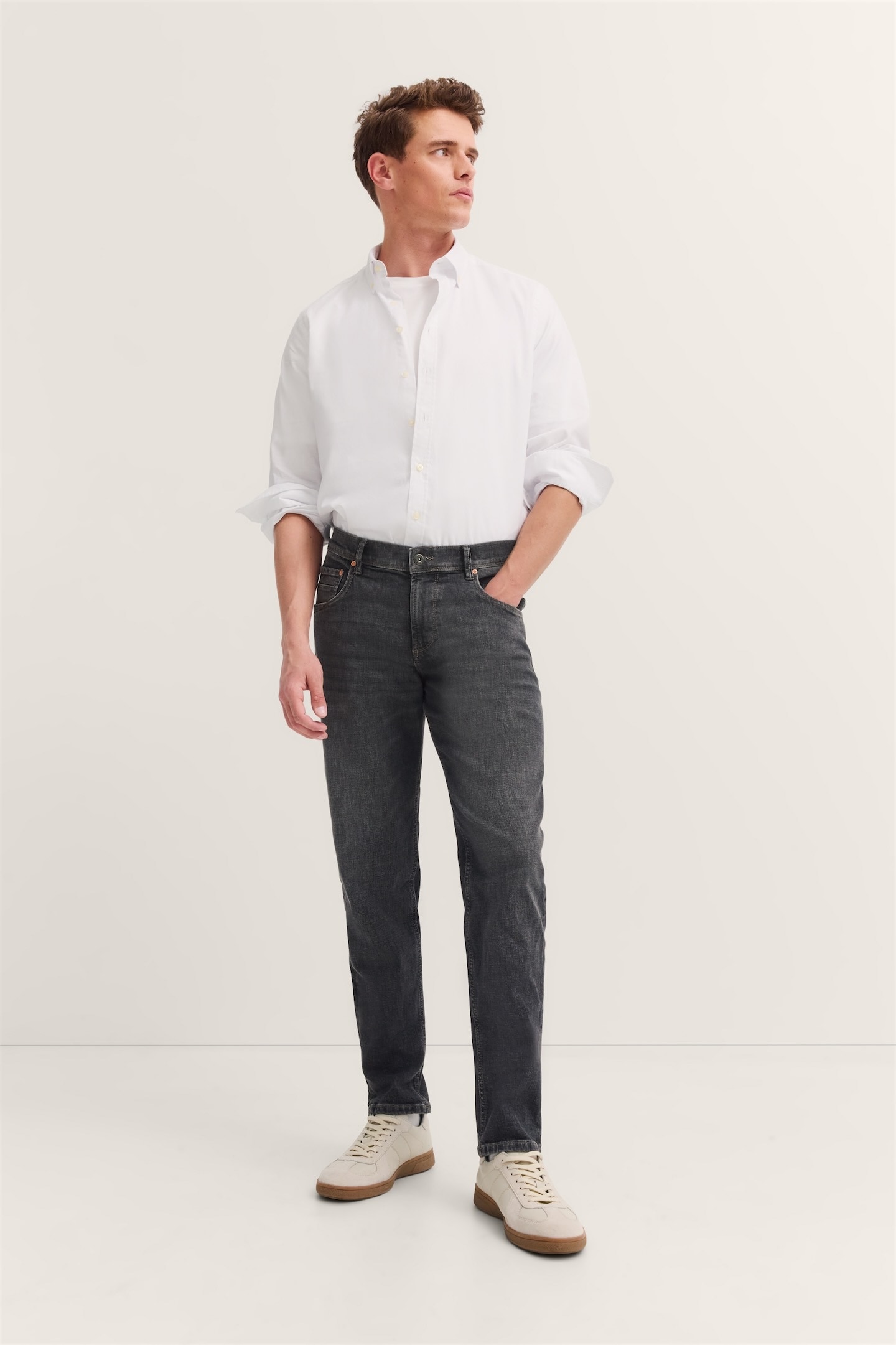 bugatti 5-Pocket-Jeans »Tapered Fit« aus Stretch Handcrafted Denim