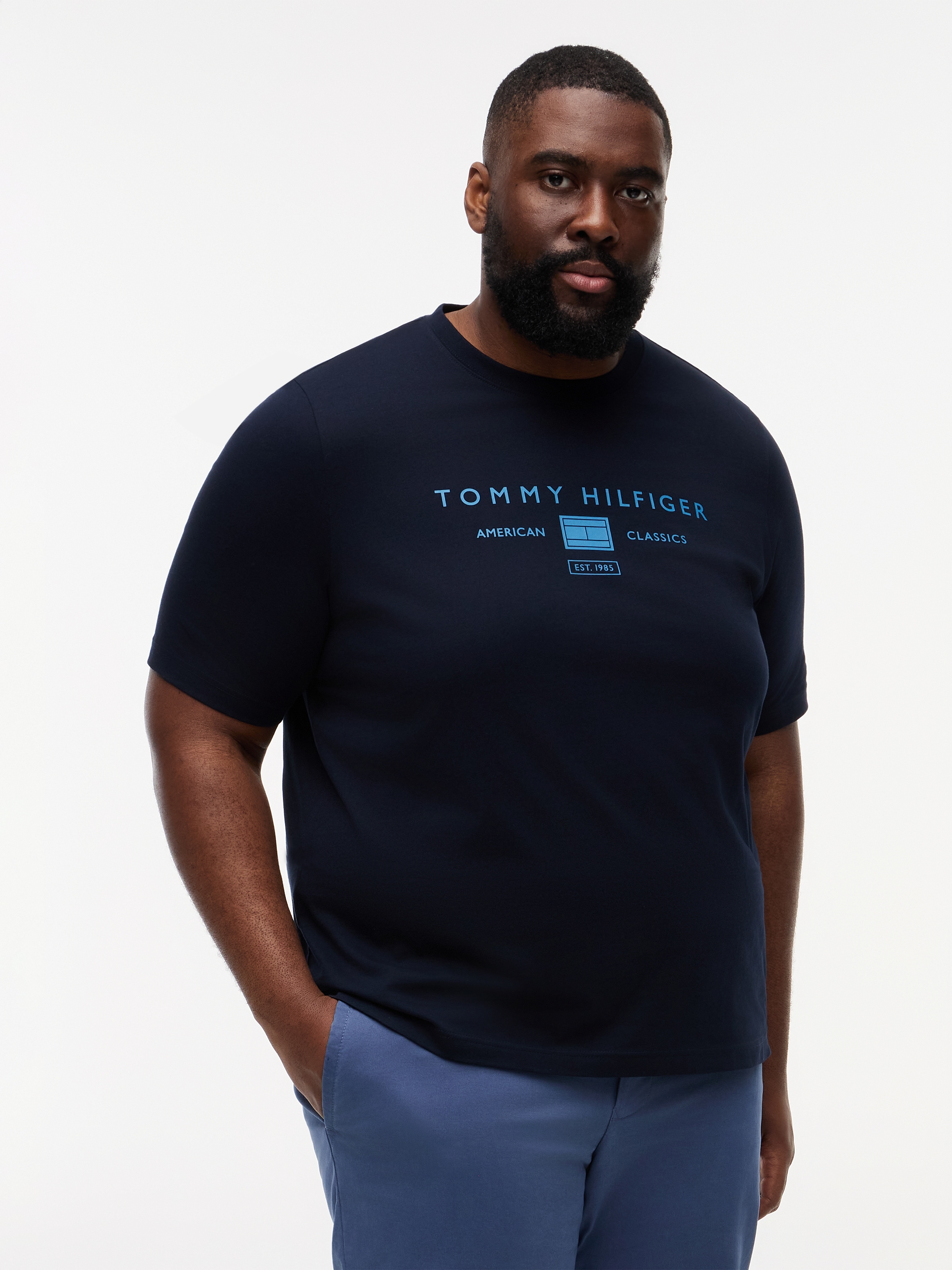Tommy Hilfiger Big & Tall T-shirt »BT-BRAND LOVE MONO STACK« Grandes tailles, en jersey avec logo, coupe normale