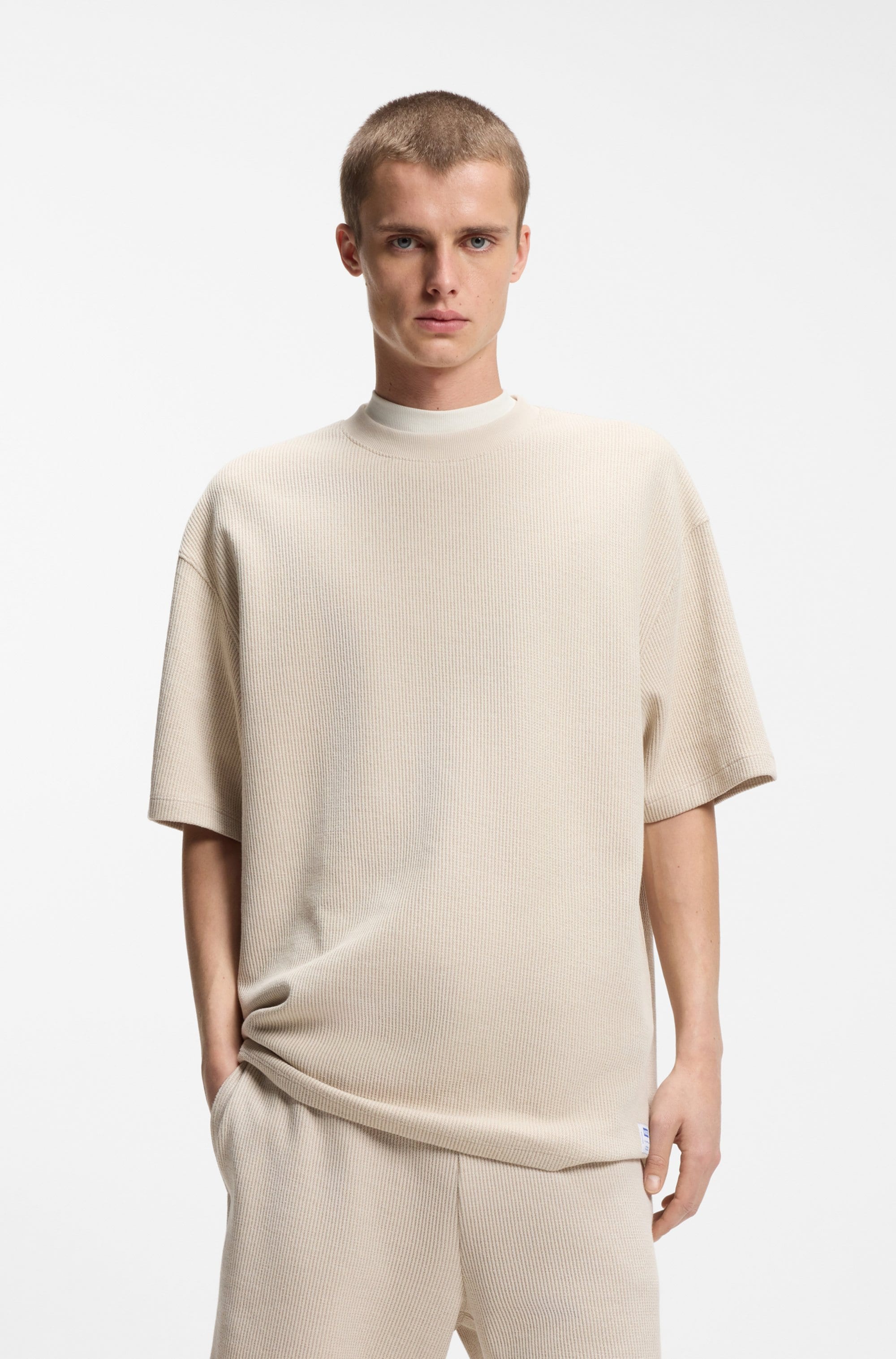 HUGO T-Shirt »Nuwaffle« Rundhalsausschnitt, Regular Fit, dezentes Waffelmuster