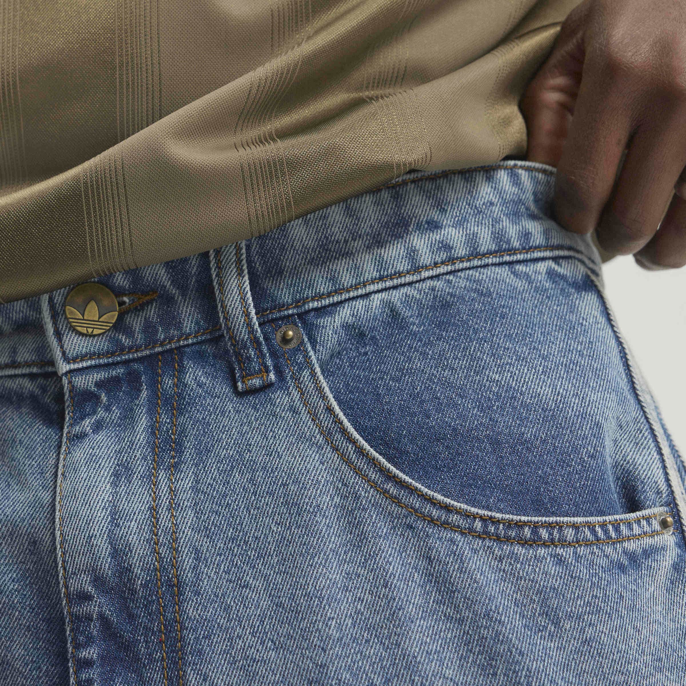 adidas Originals Jeansbermudas »FIREBIRD ADICOLOR DENIM-JORTS MITTELHOHER BUND BEIN GERADE GESCHNITTEN«