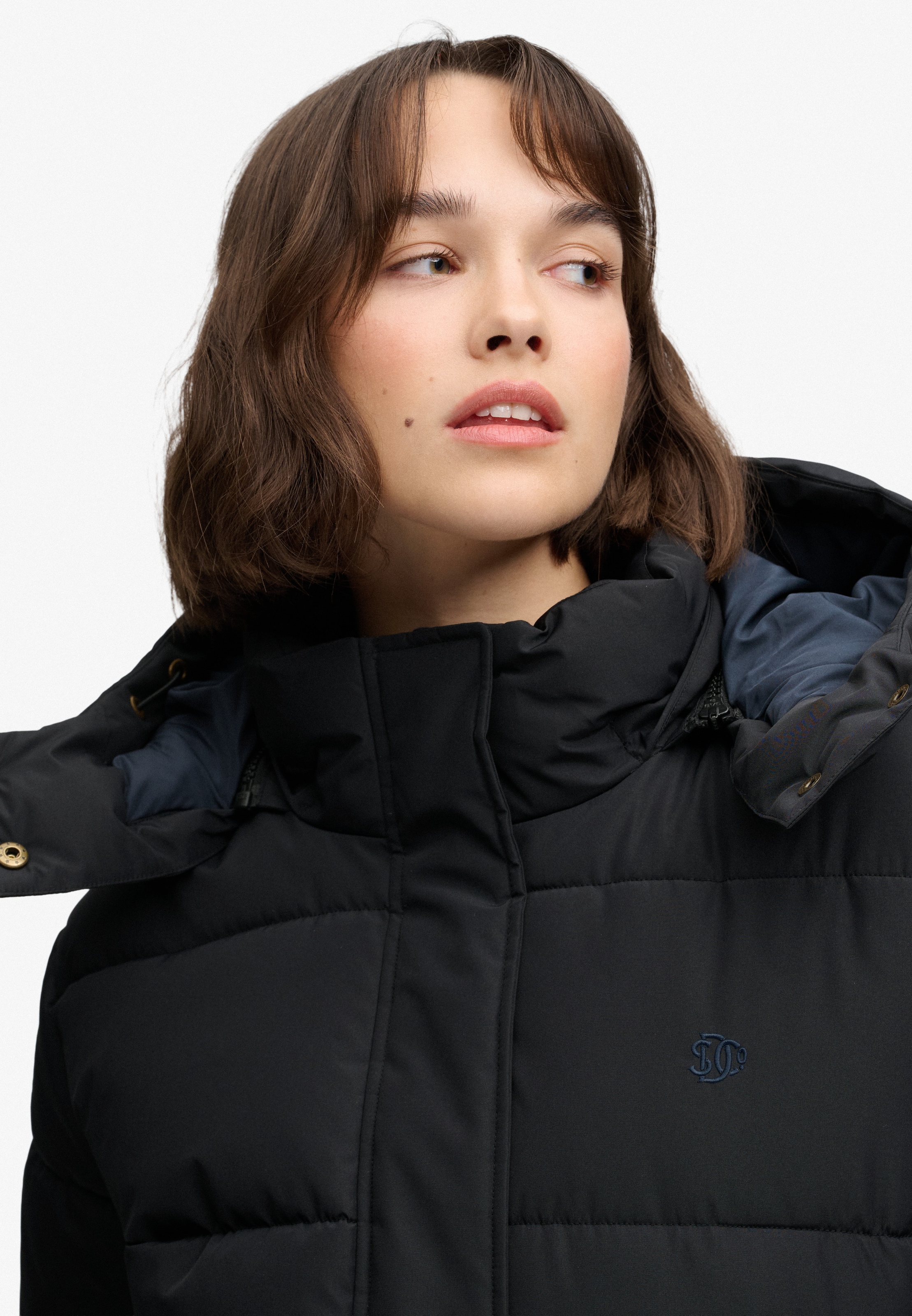 Superdry Veste matelassée »PREMIUM HOOD PUFFER JKT« avec capuche fibre synthétique, coupe décontractée