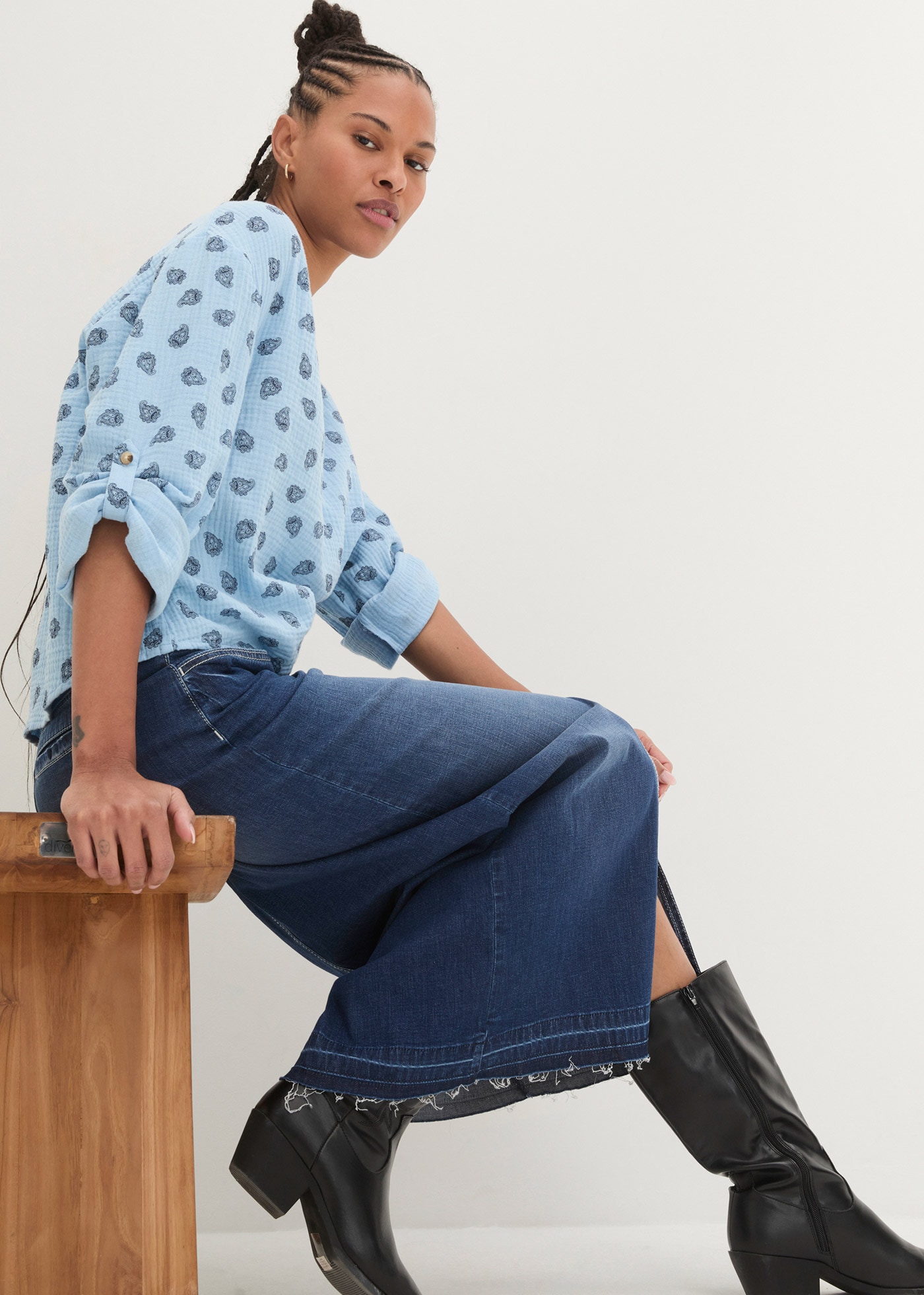 bonprix Blouse à manches longues »Oversize-Bluse aus luftigem Musselin« Oversize-Passform, für den Alltag, aus Musselin, mit V-Ausschnitt