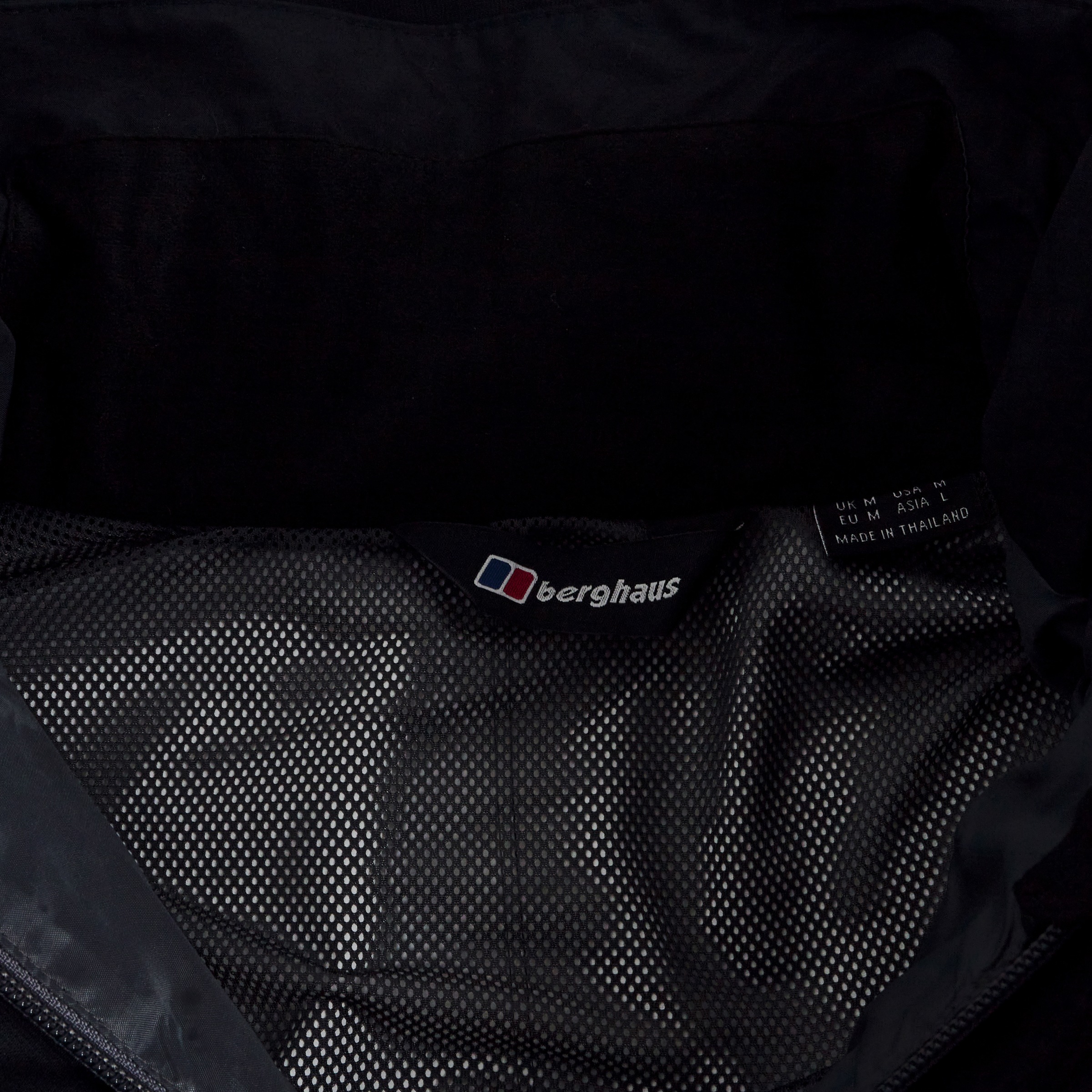 Berghaus Softshelljacke »RG ALPHA 2.0 SHELL JKT AM« mit einrollbarer Kapuze, wasserdicht, atmungsaktiv