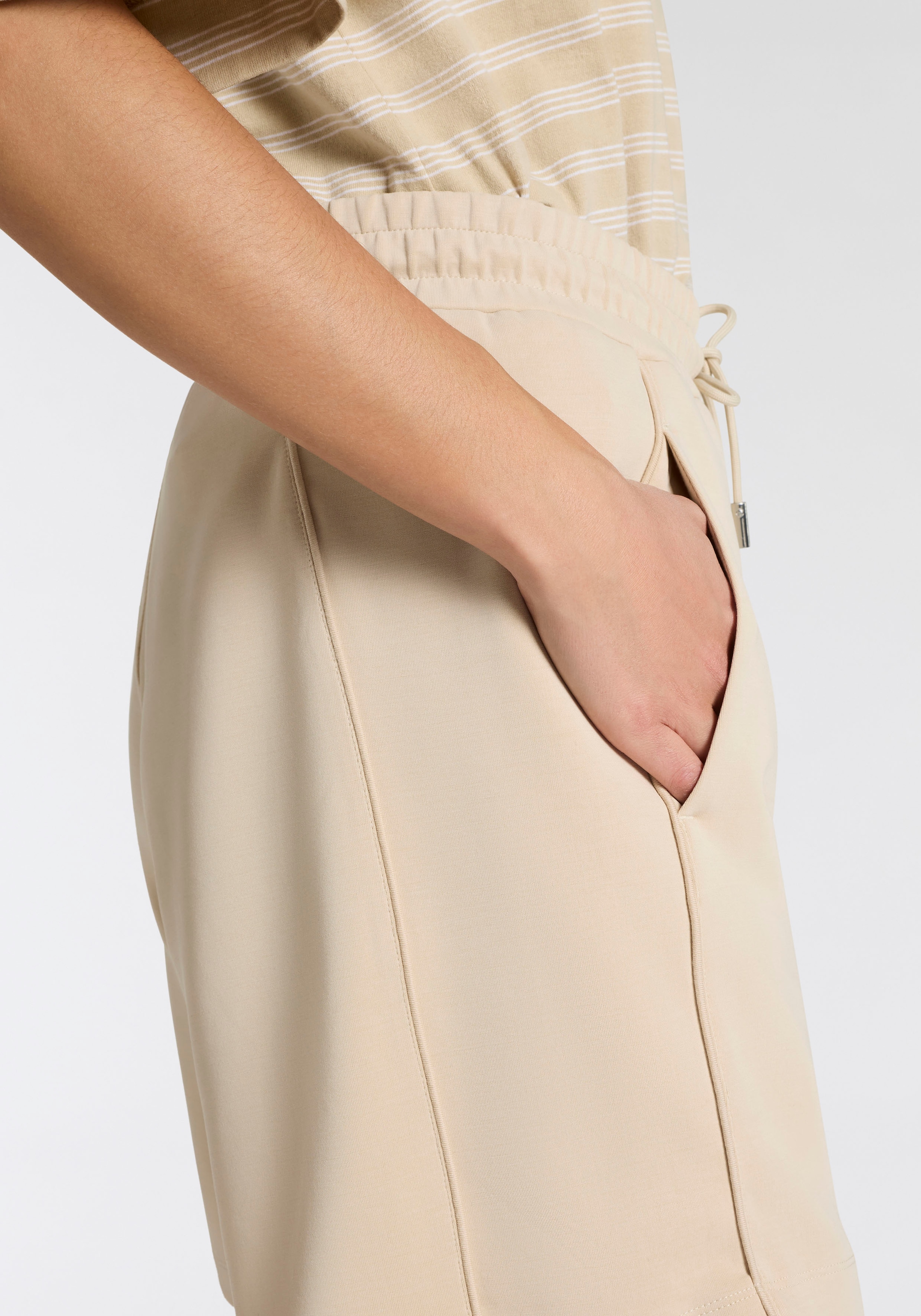 BOSS ORANGE Short »Eta Premium Damenmode«  en mélange modal doux, coupe décontractée