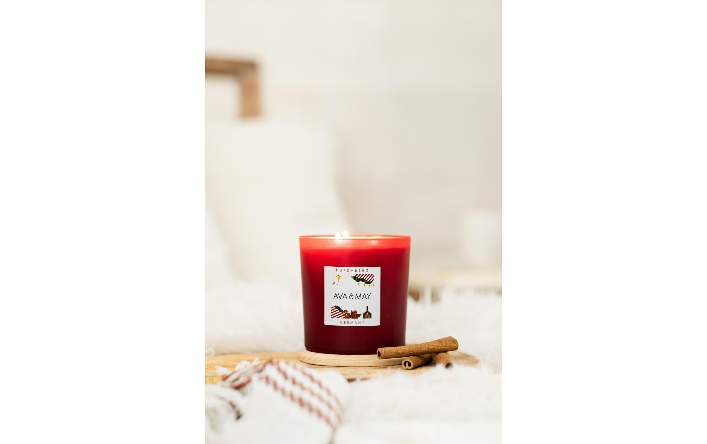 AVA & MAY Duftkerze »Nürnberg, Duftkerze mit dem Deckel aus Echtholz«