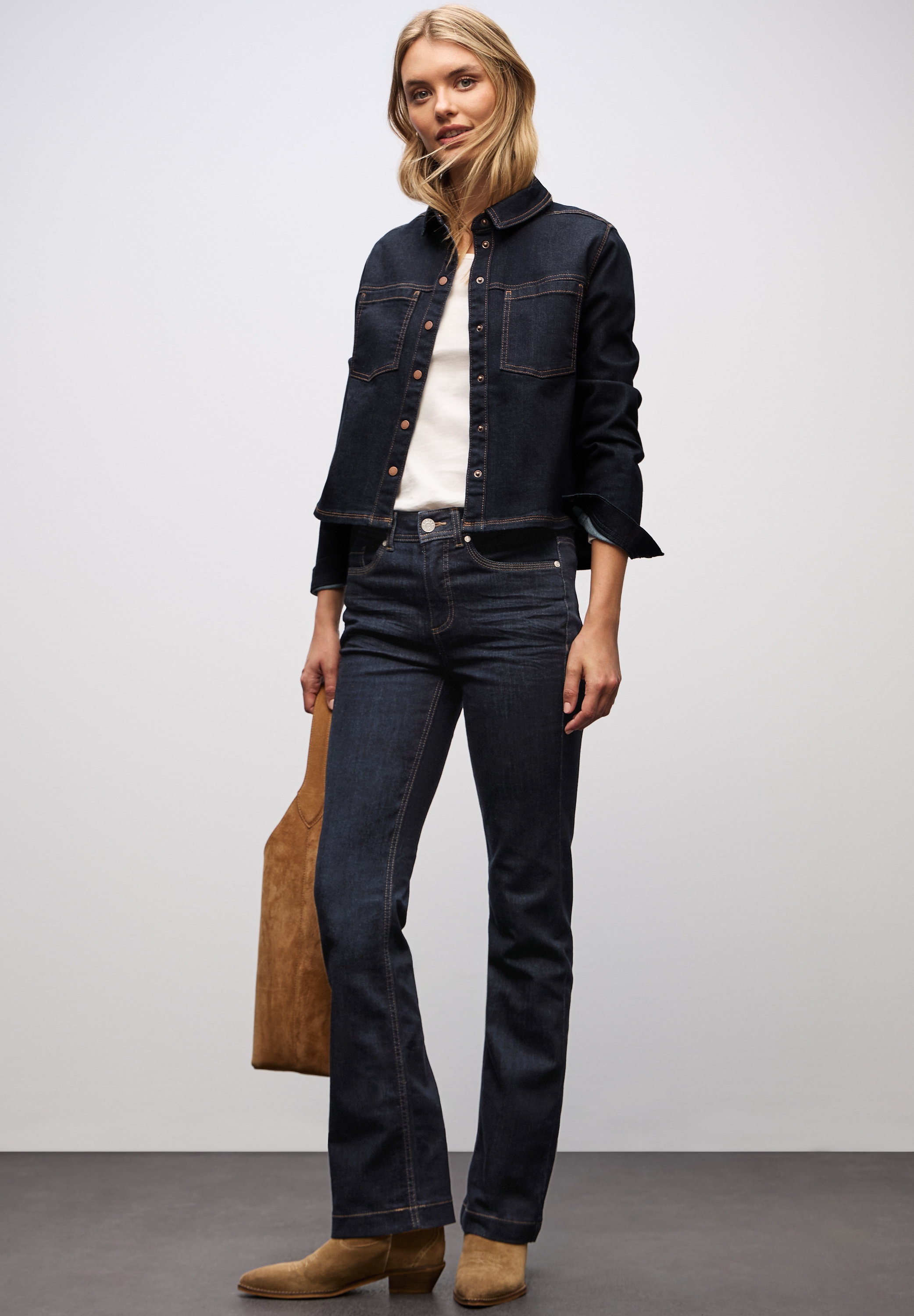 STREET ONE Jeans bootcut im modernen Rinsed Look, mit Stretch