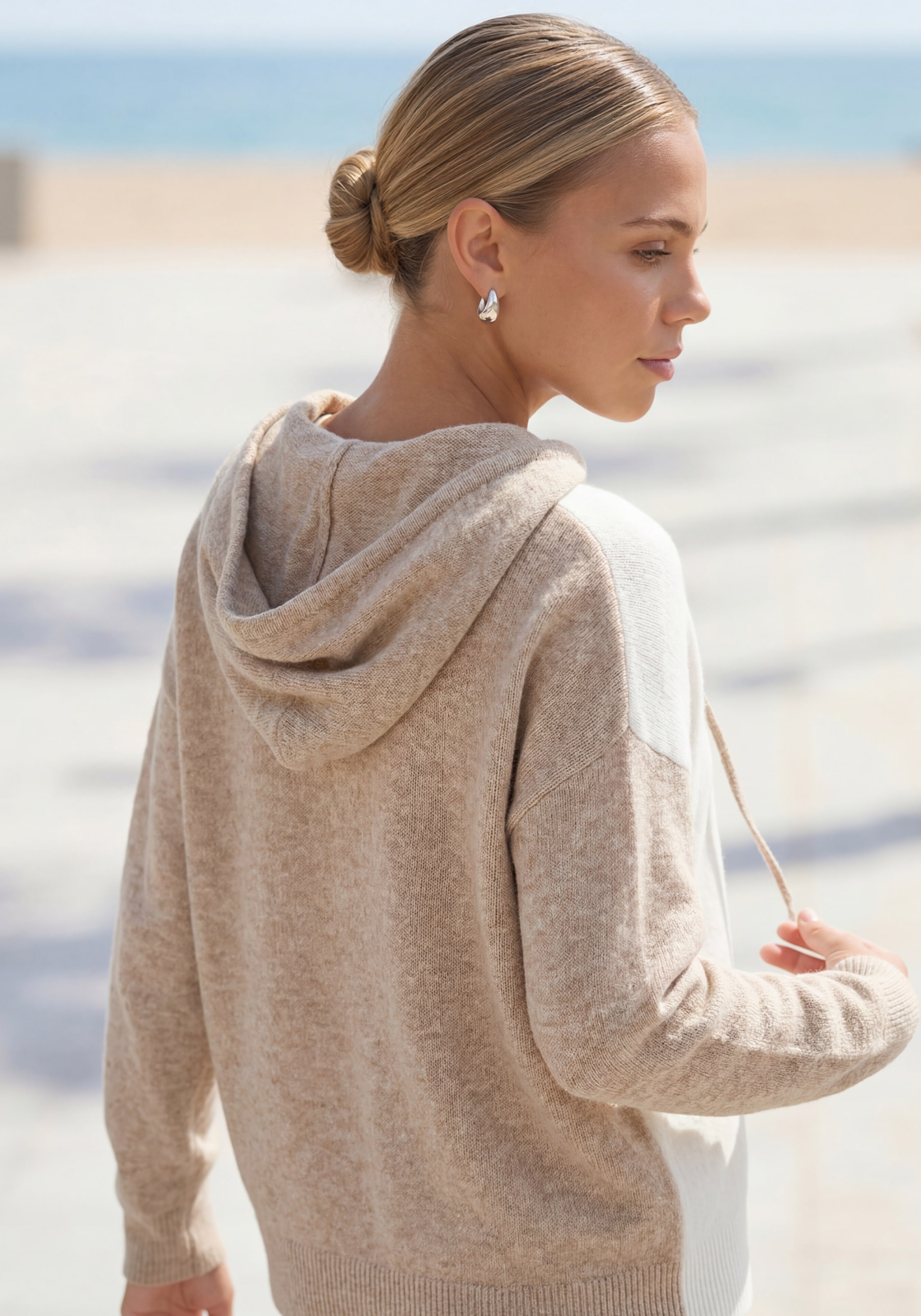 Vivance Pull à capuche »in lässiger Colorblock-Optik aus softer Strickware« Pullover mit Kapuze, Kuschelpullover, locker und kaschierender Schnitt