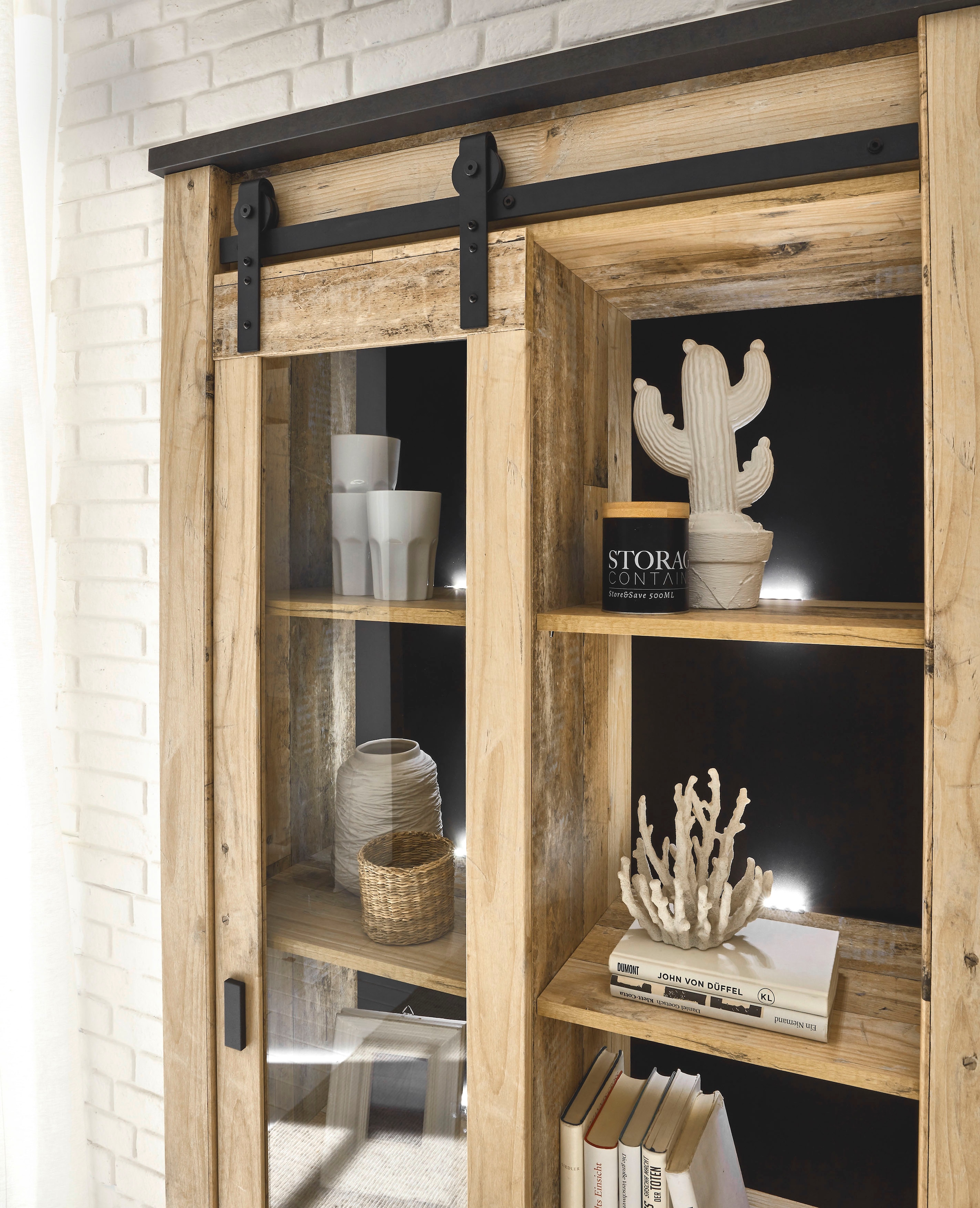 Home affaire Vitrine »Sherwood, Hochschrank im Industrial-Style, moderne Glasvitrine« Scheunentorbeschlag und Apothekergriffe aus Metall, Höhe 201 cm