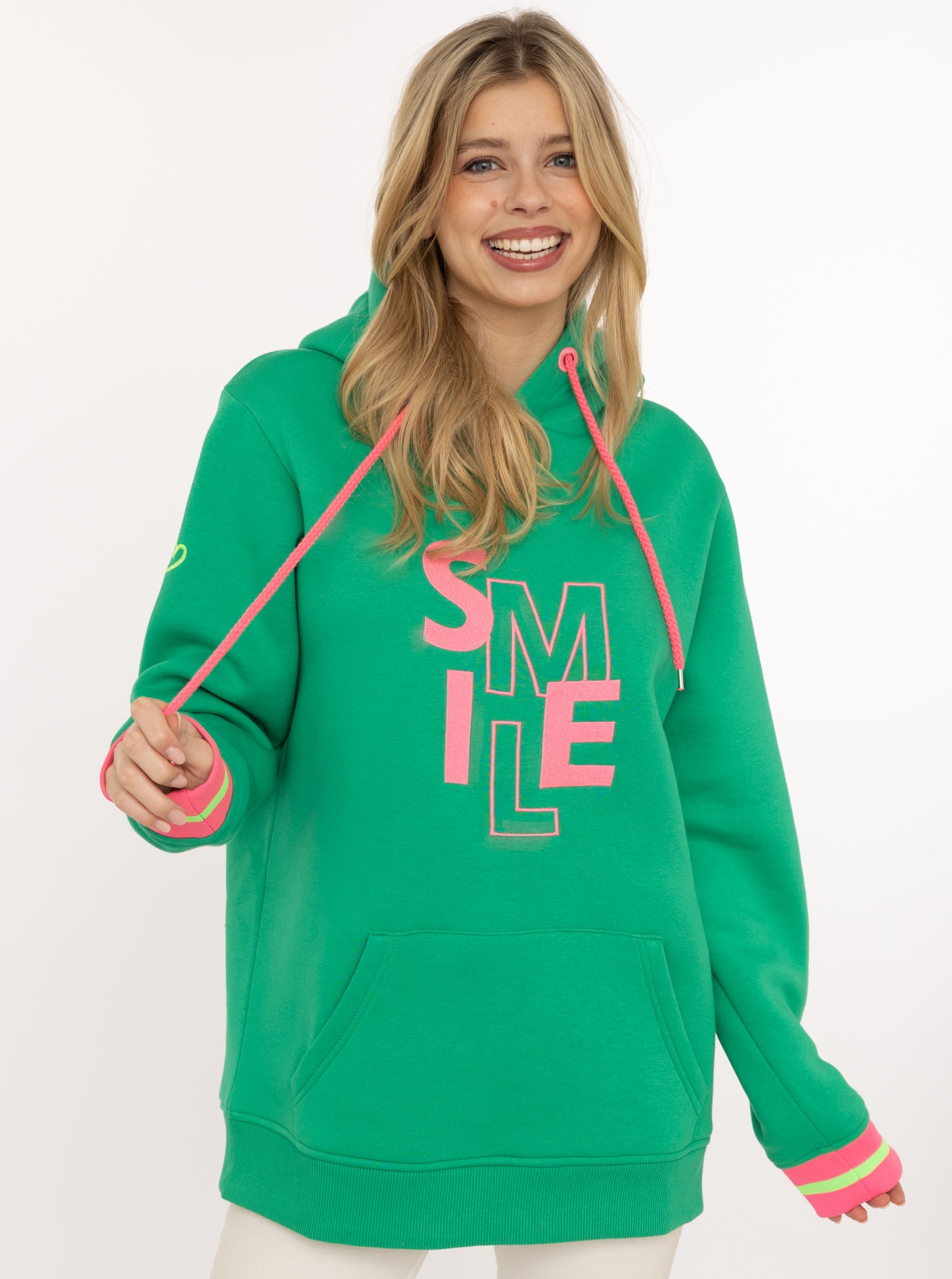 Zwillingsherz Hoodie »"SMILE"«, grande broderie, poignets rayés, poche avant, capuche
