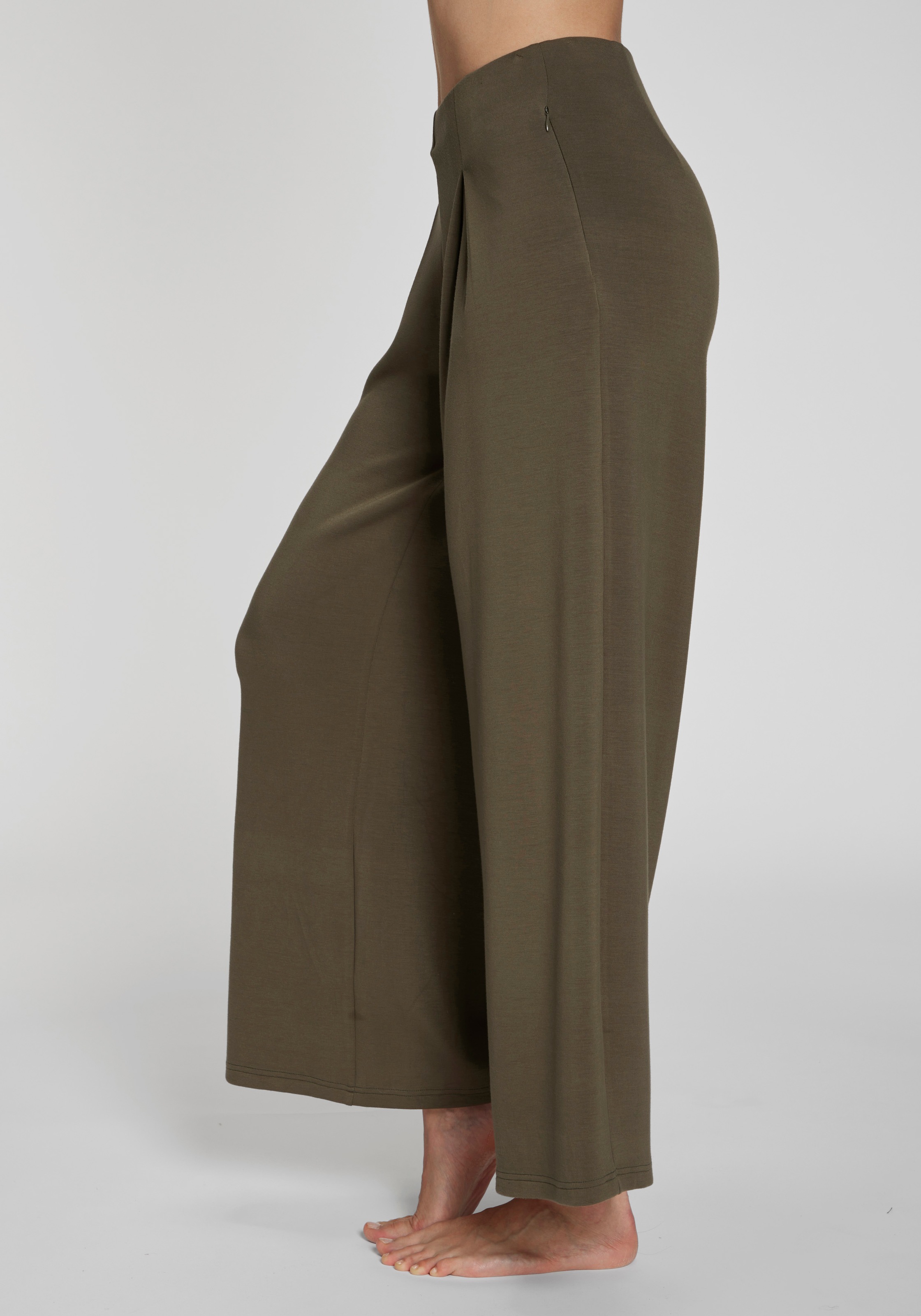 LASCANA Homewearhose  mit weitem Bein und Kellerfalten