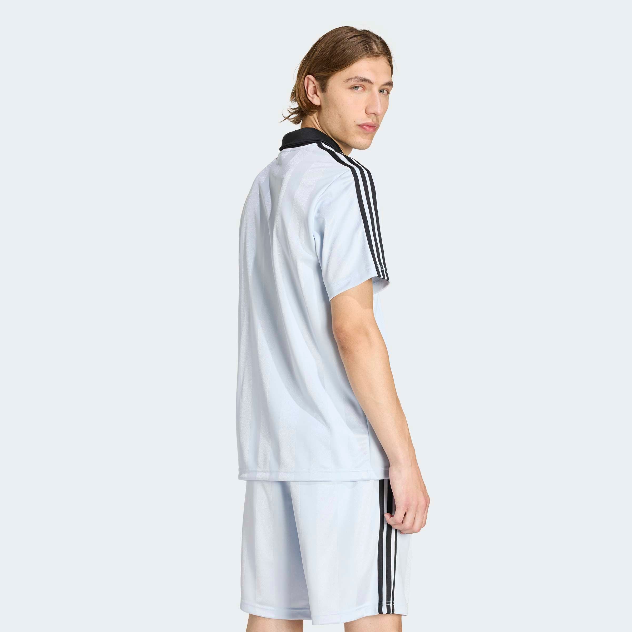 adidas Originals T-shirt »JSY« avec col en V, sans fermeture, en polyester