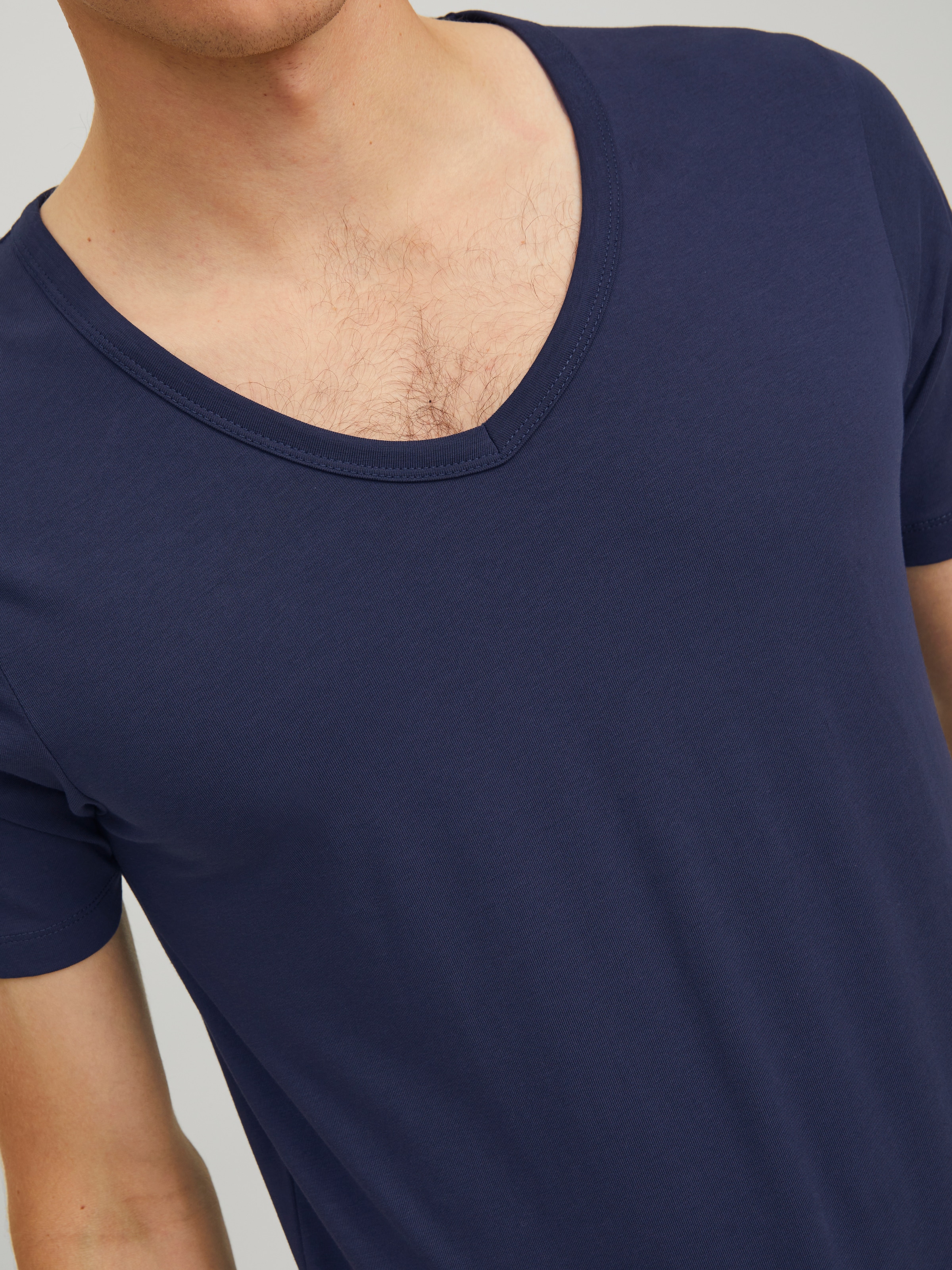 Jack & Jones T-Shirt »SLIM- FIT BASIC TEE V-NECK« mit V-Ausschnitt