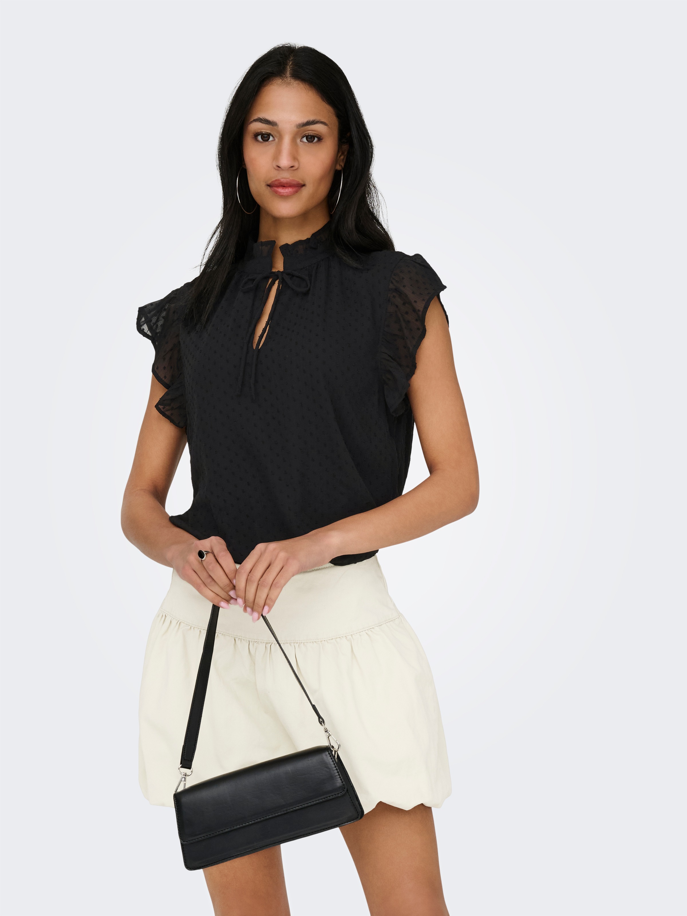 ONLY Blouse en dentelle »ONLLANDAU DOBBY FRILL V-NECK TOP WVN« fibre synthétique