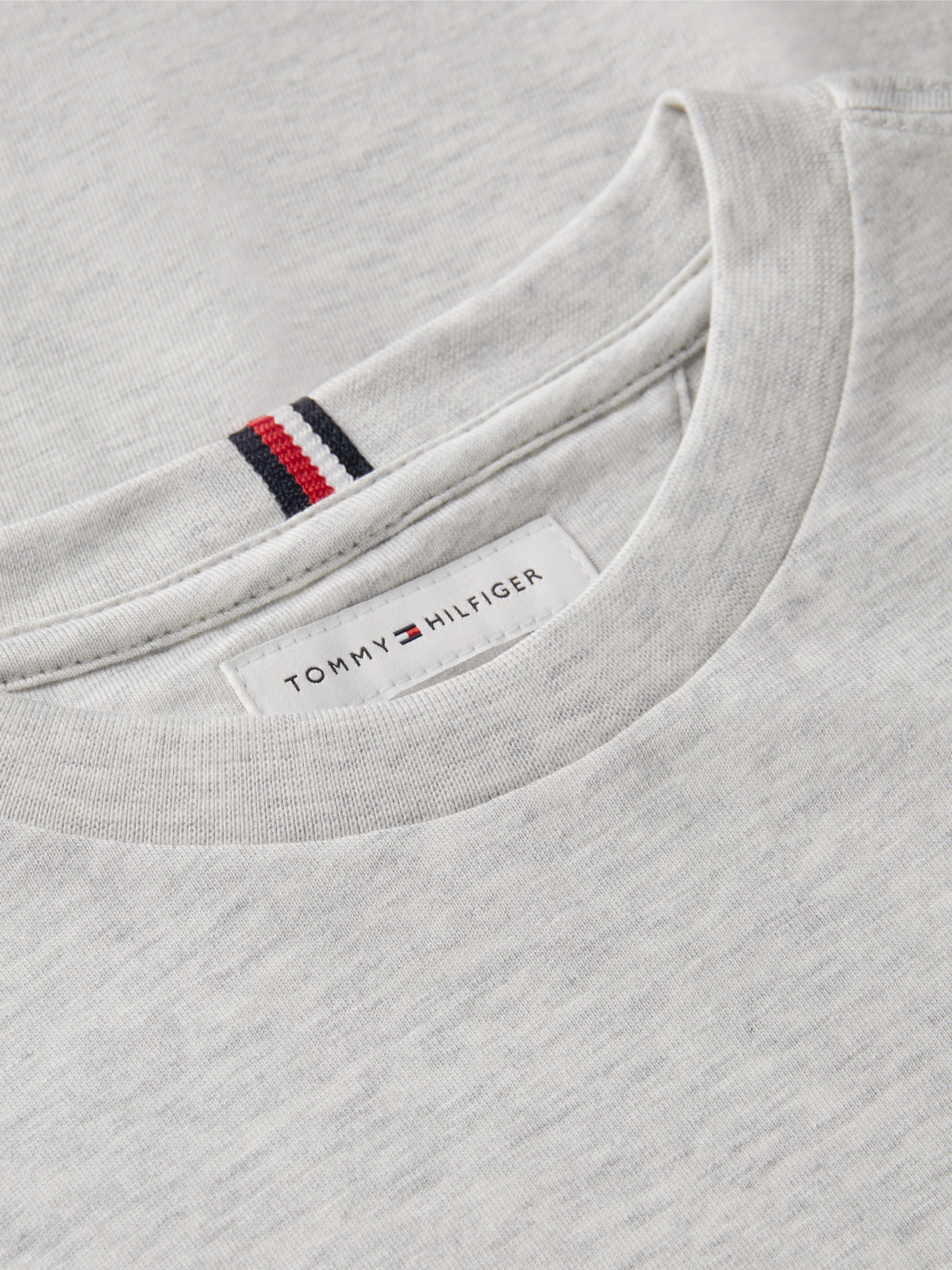 Tommy Hilfiger T-shirt »ESSENTIAL COTTON TEE S/S« avec broderie du logo